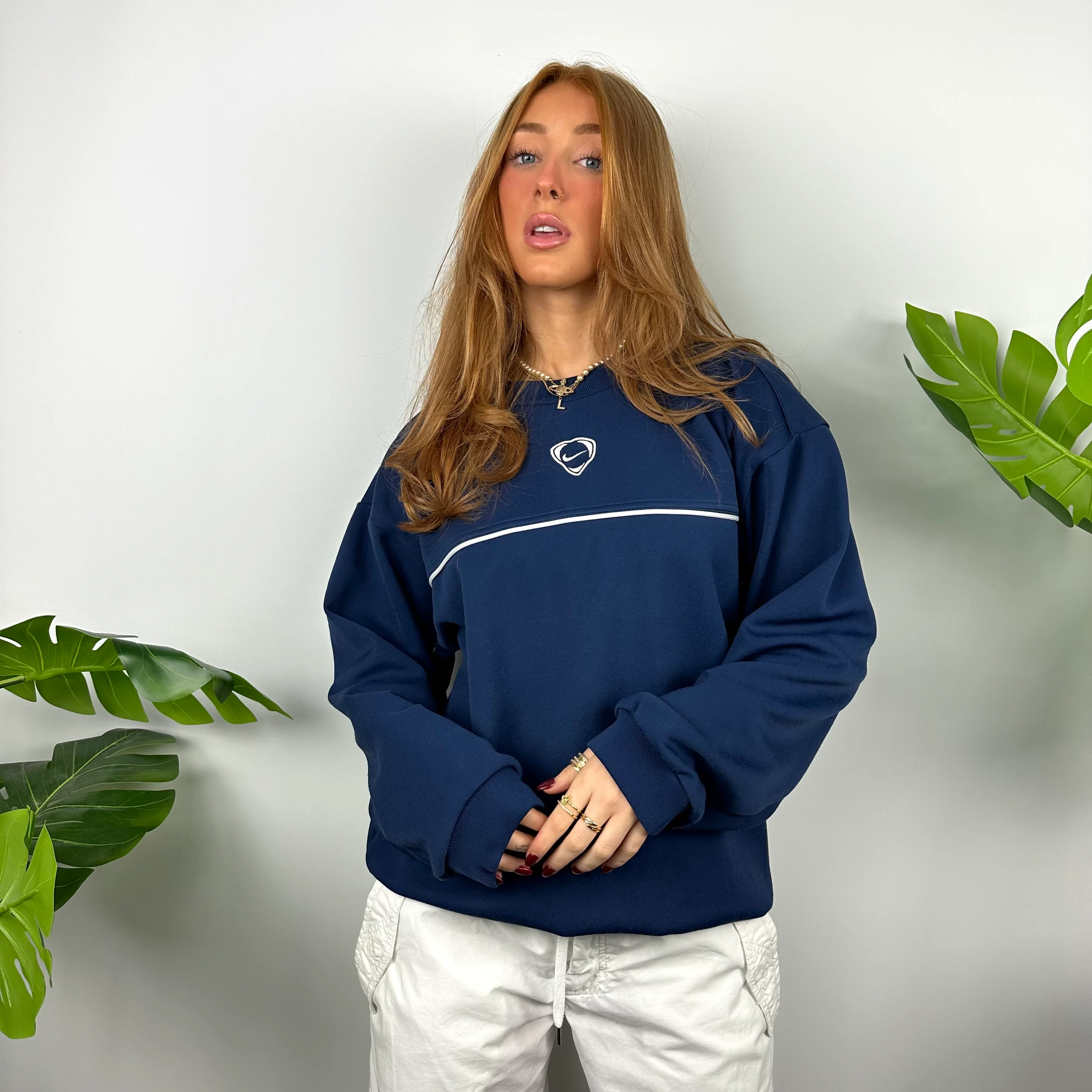 Nike Navy Embroidered Swoosh Sweatshirt (M) - Image 4