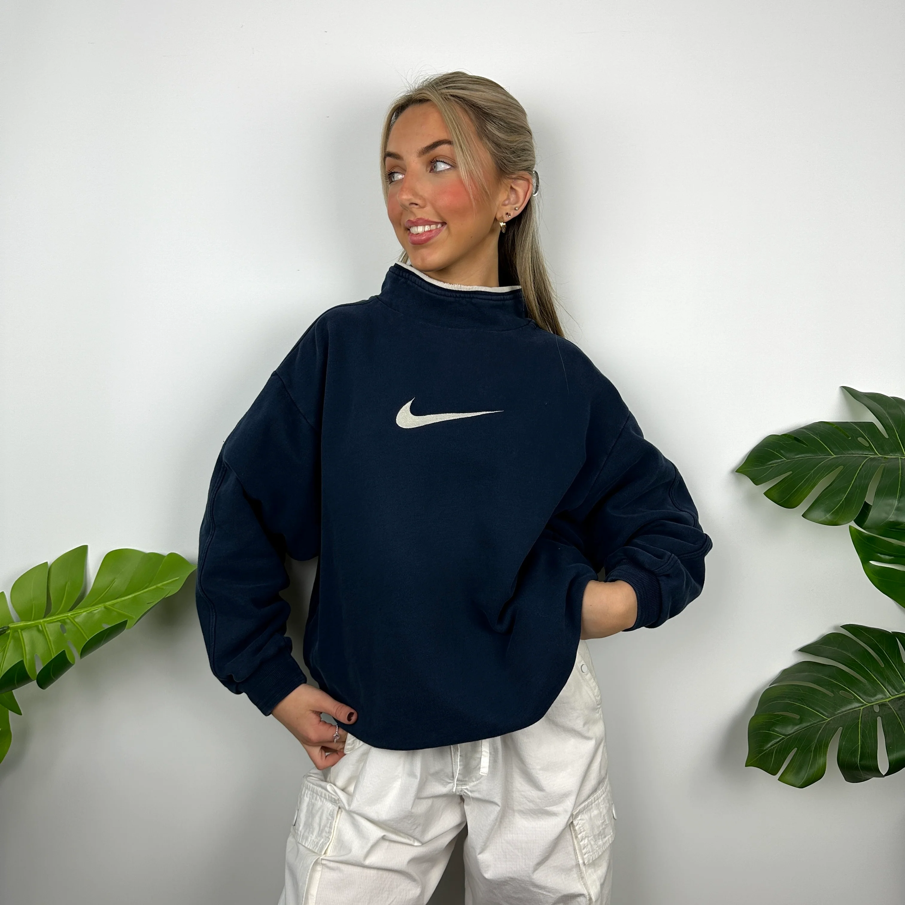Nike Navy Embroidered Swoosh Sweatshirt (M) - Image 4