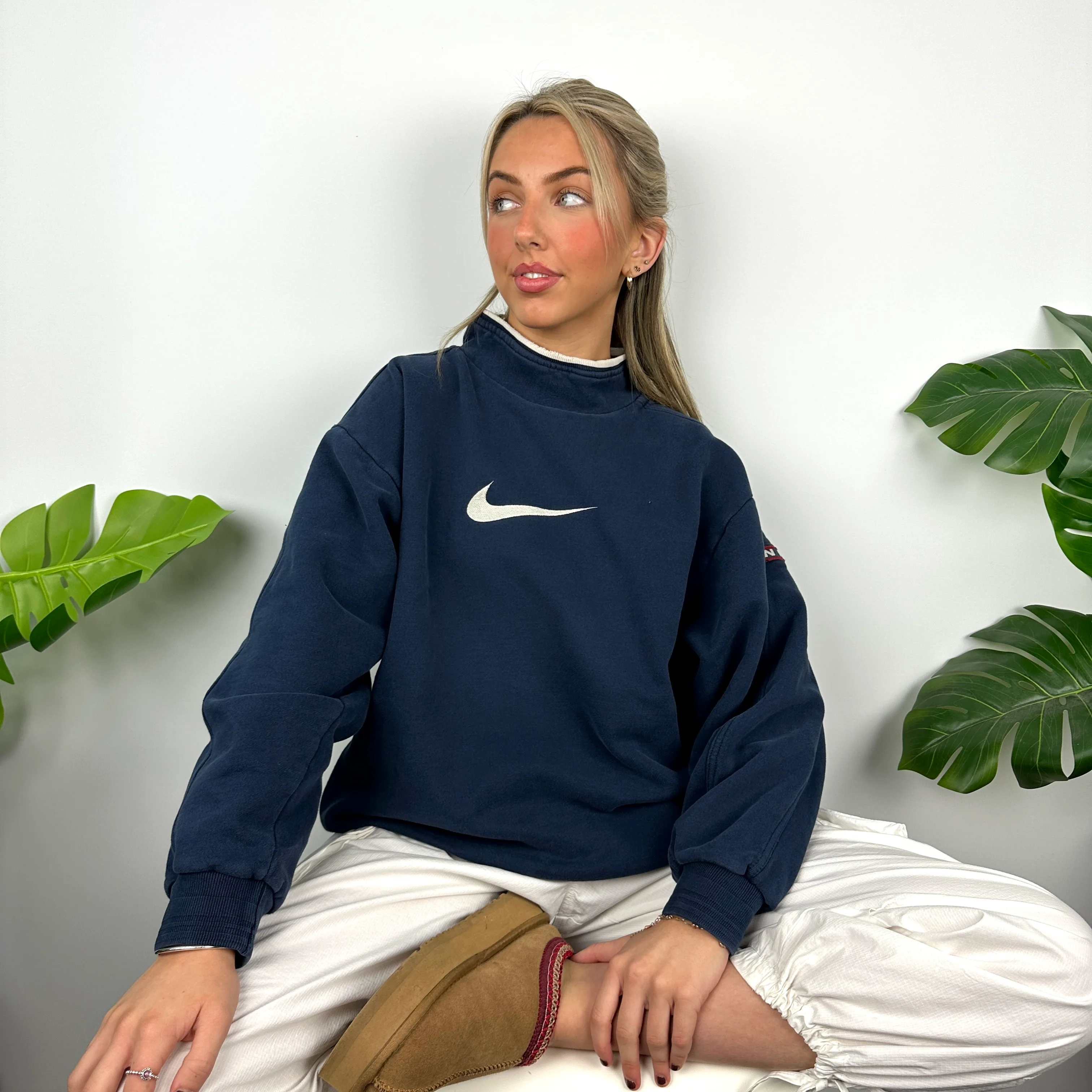 Nike Navy Embroidered Swoosh Sweatshirt (M) - Image 5