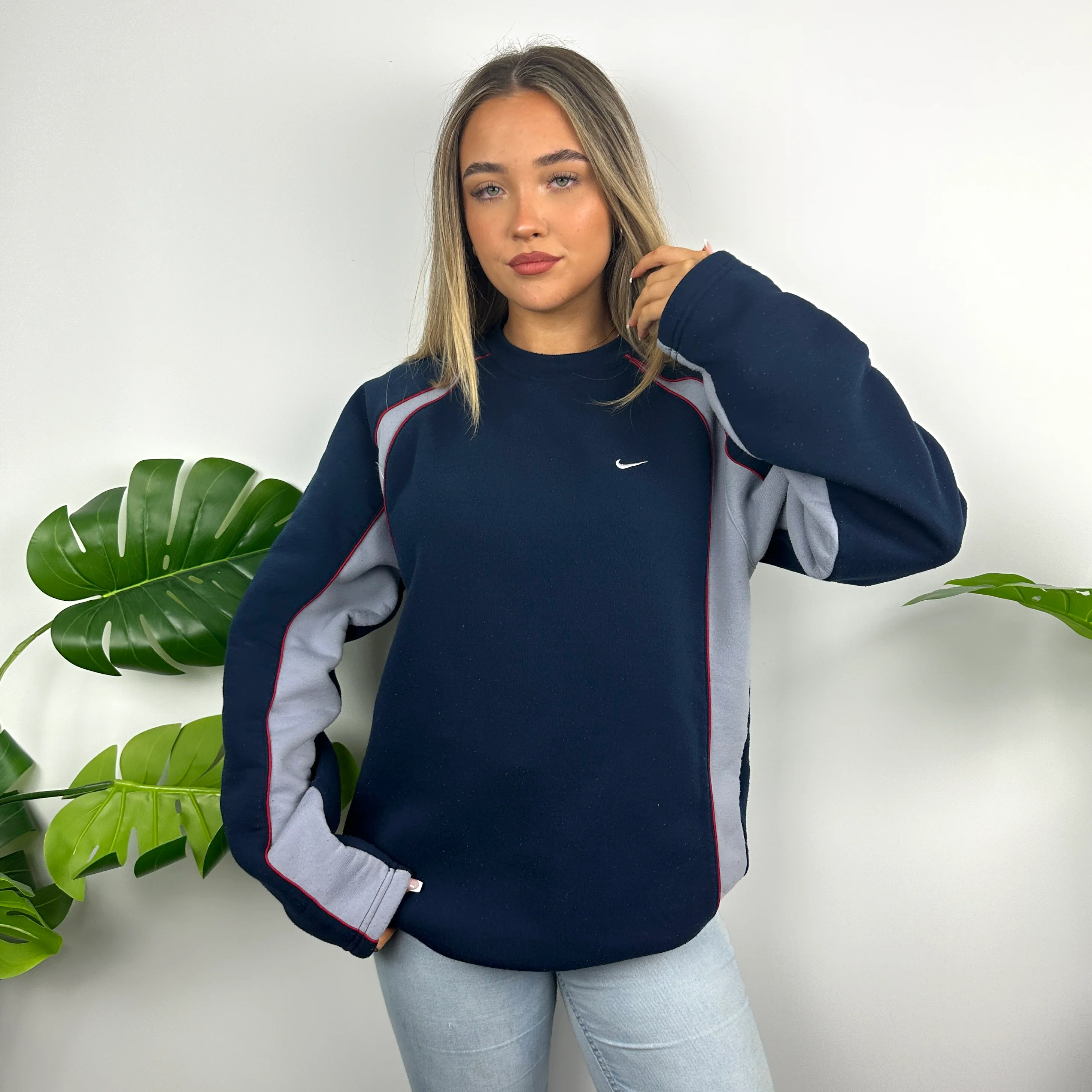 Nike Navy Embroidered Swoosh Sweatshirt (M) - Image 3