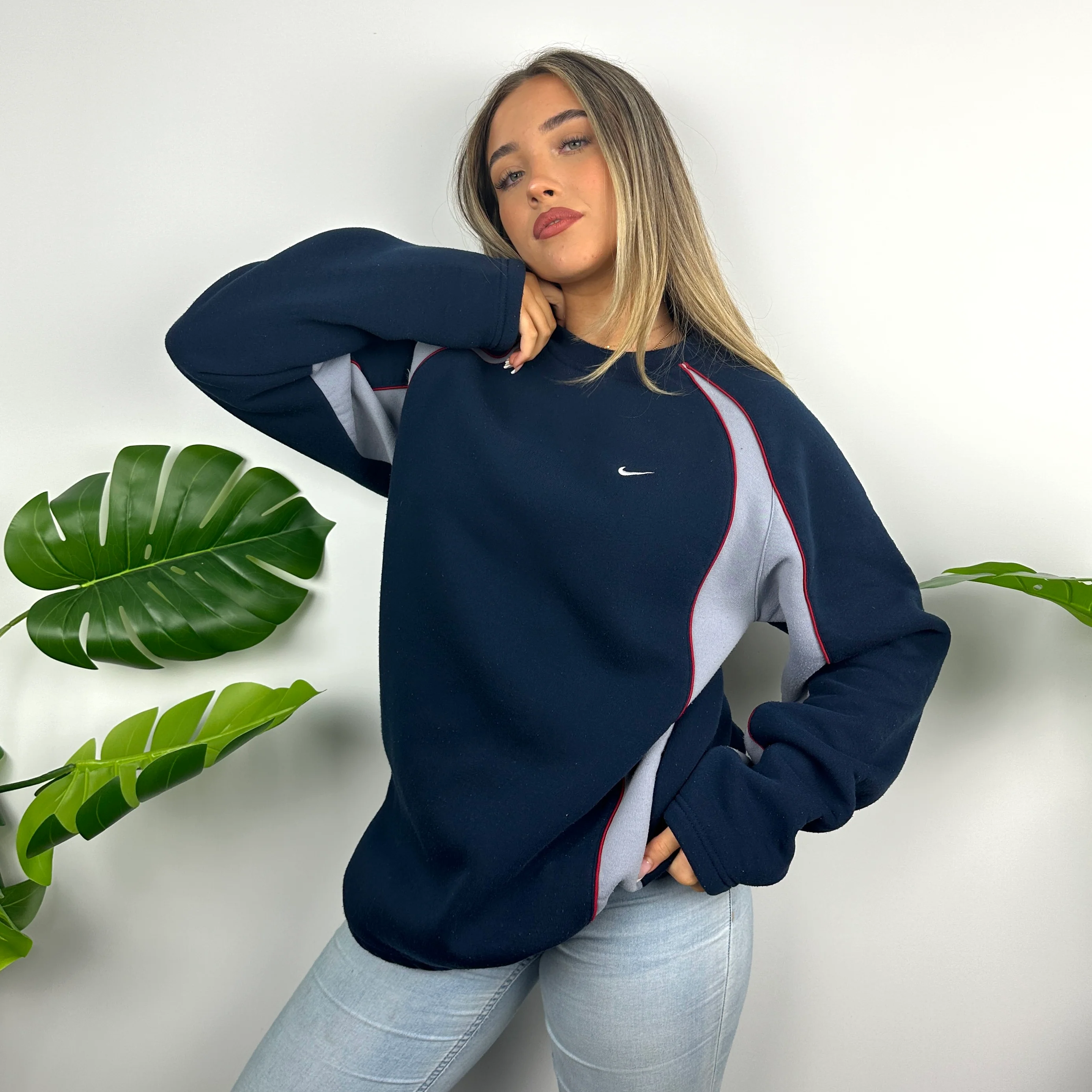 Nike Navy Embroidered Swoosh Sweatshirt (M) - Image 4