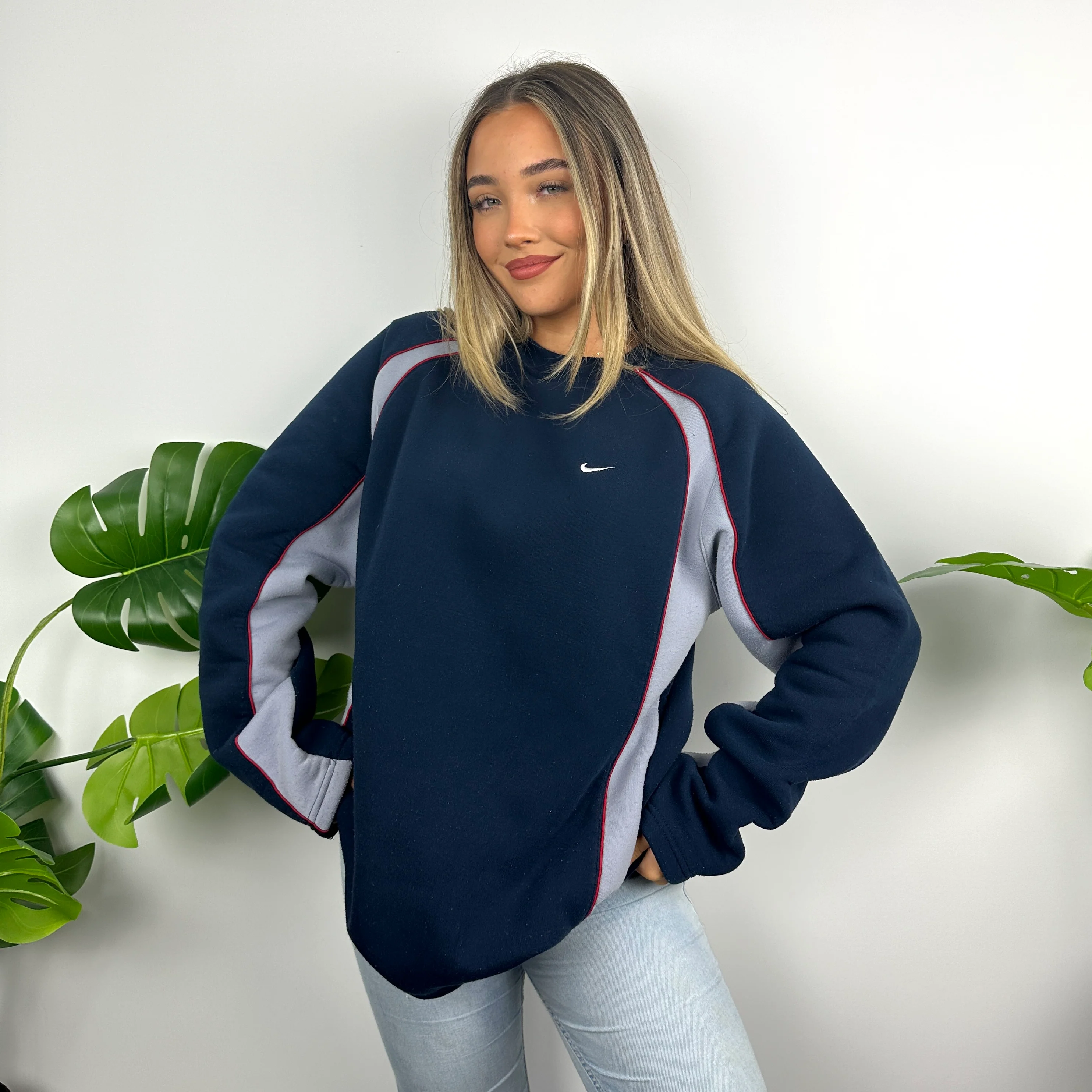 Nike Navy Embroidered Swoosh Sweatshirt (M) - Image 5