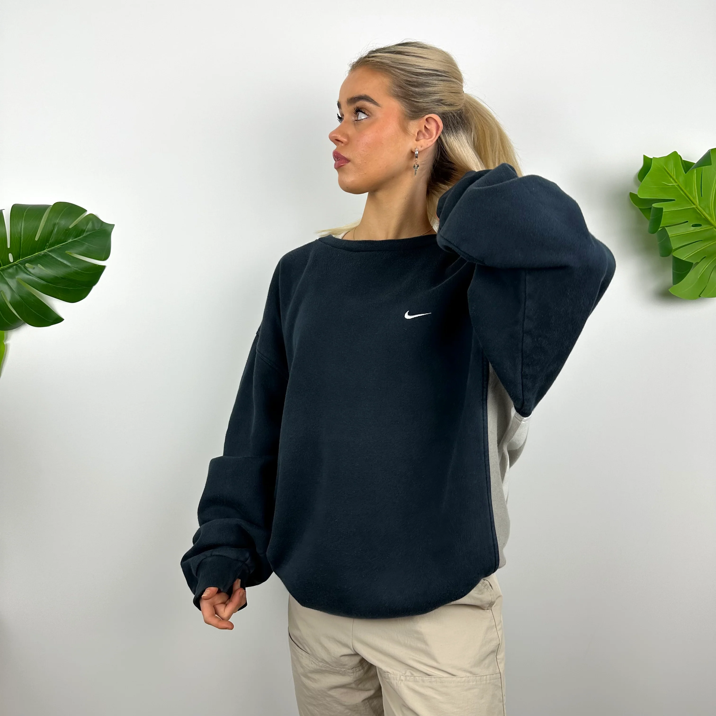 Nike Navy Embroidered Swoosh Sweatshirt (XL) - Image 2