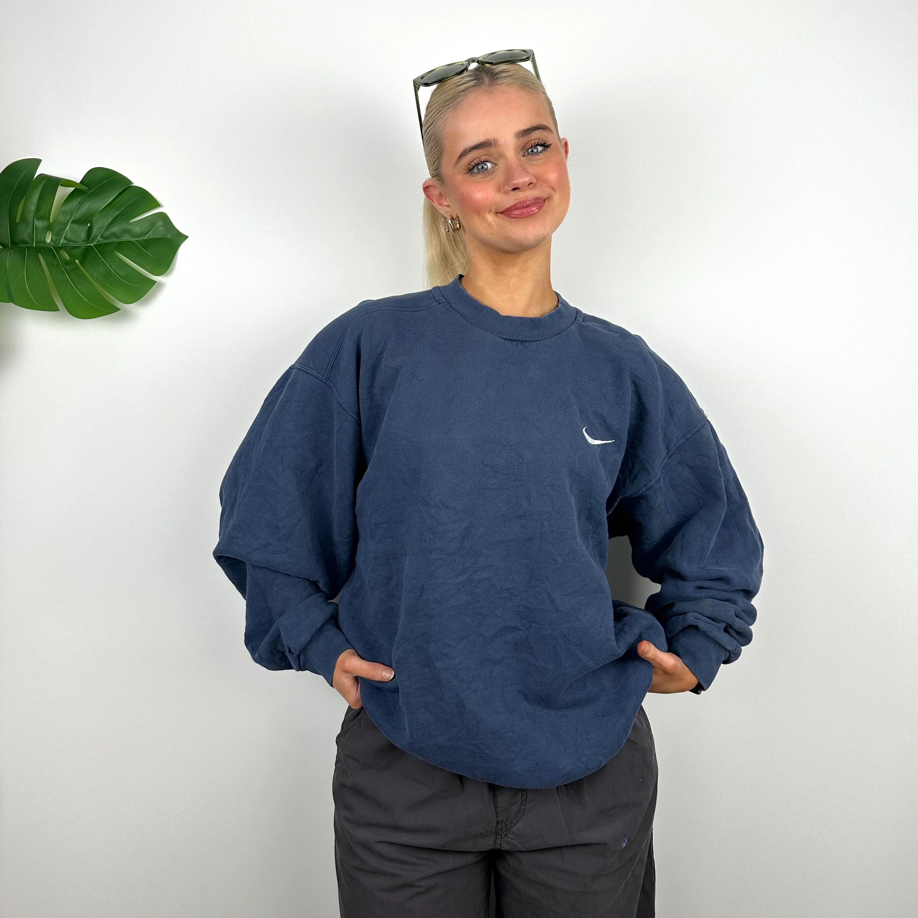 Nike Navy Embroidered Swoosh Sweatshirt (M) - Image 3