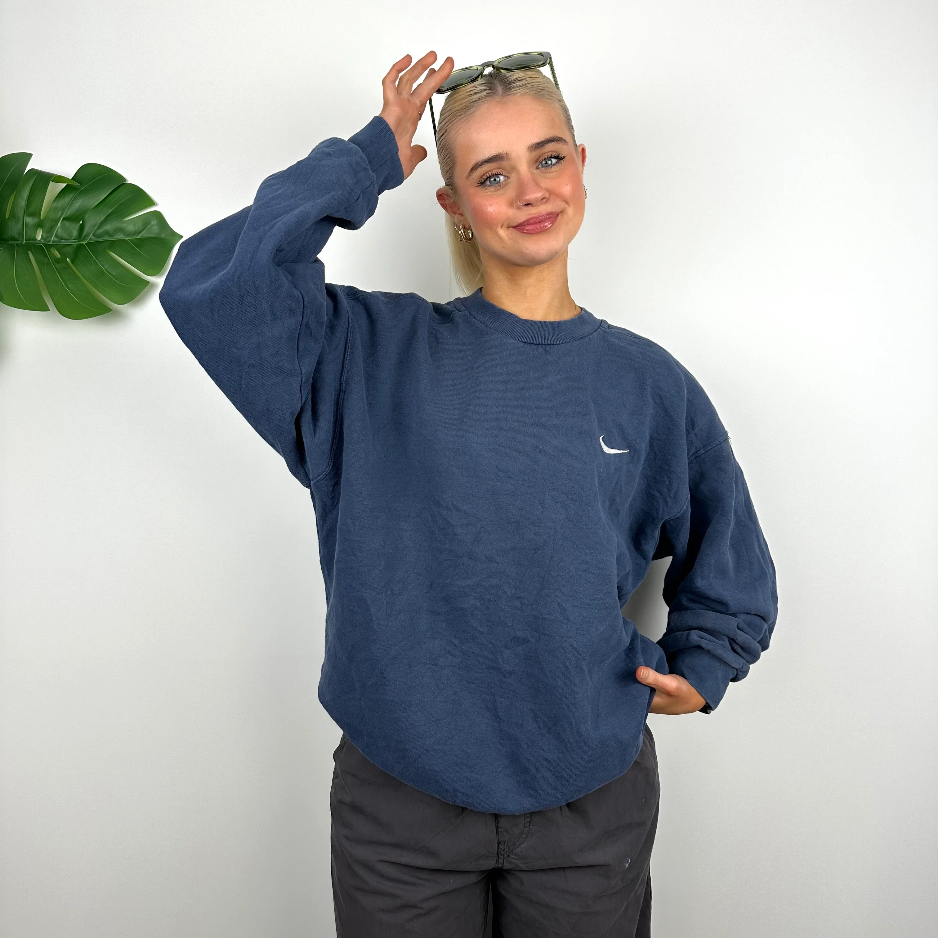 Nike Navy Embroidered Swoosh Sweatshirt (M) - Image 5