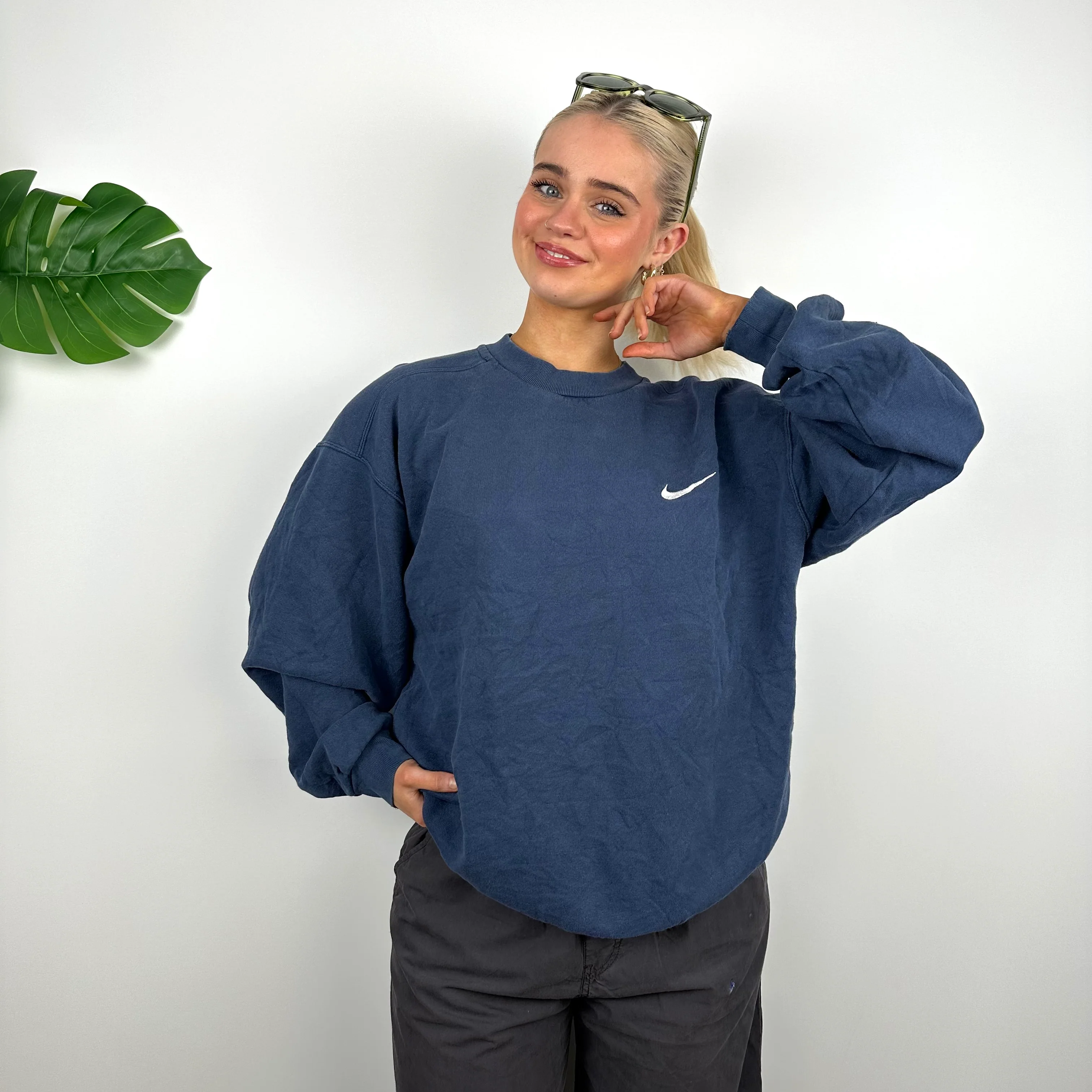 Nike Navy Embroidered Swoosh Sweatshirt (M) - Image 6
