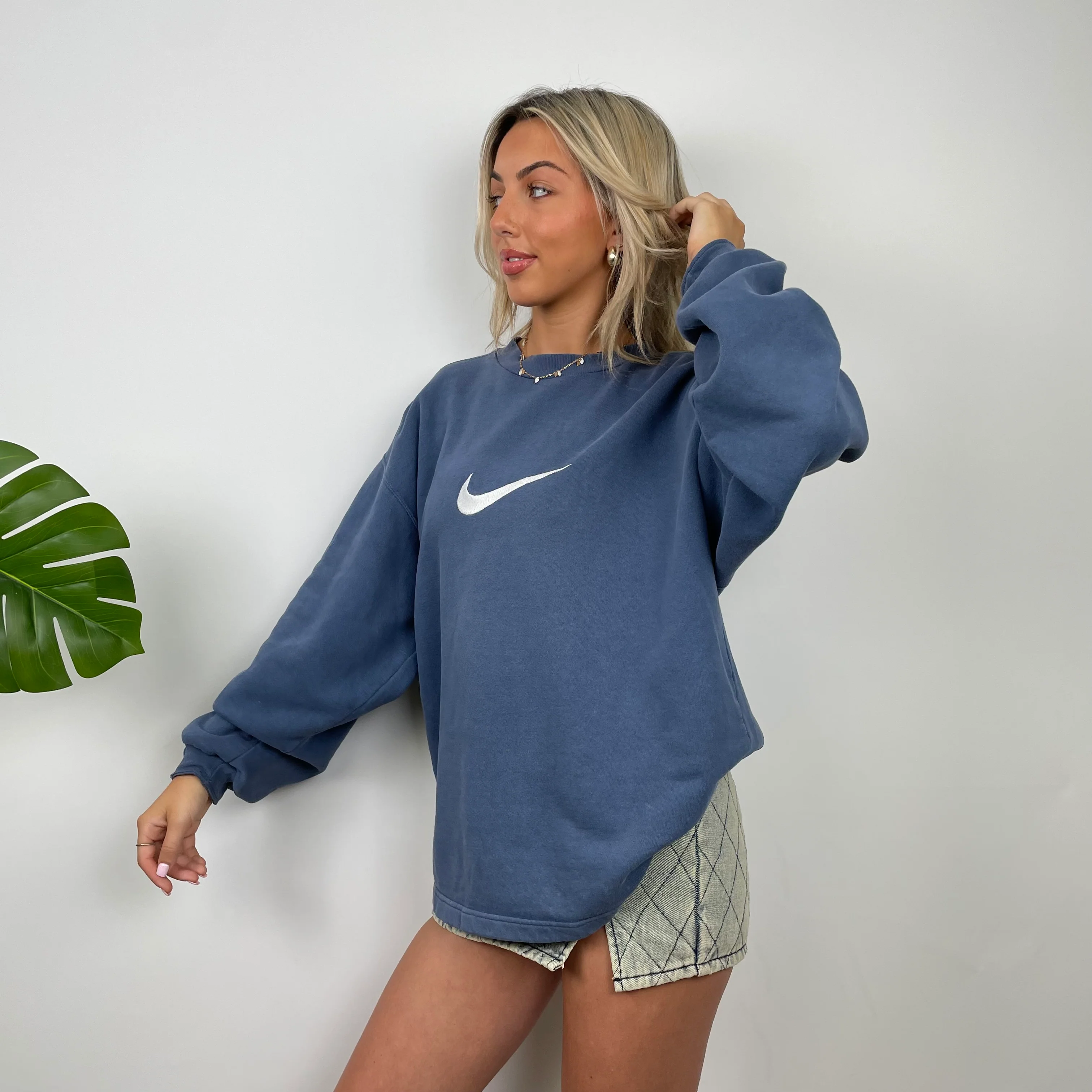 Nike Navy Embroidered Swoosh Sweatshirt (M) - Image 3