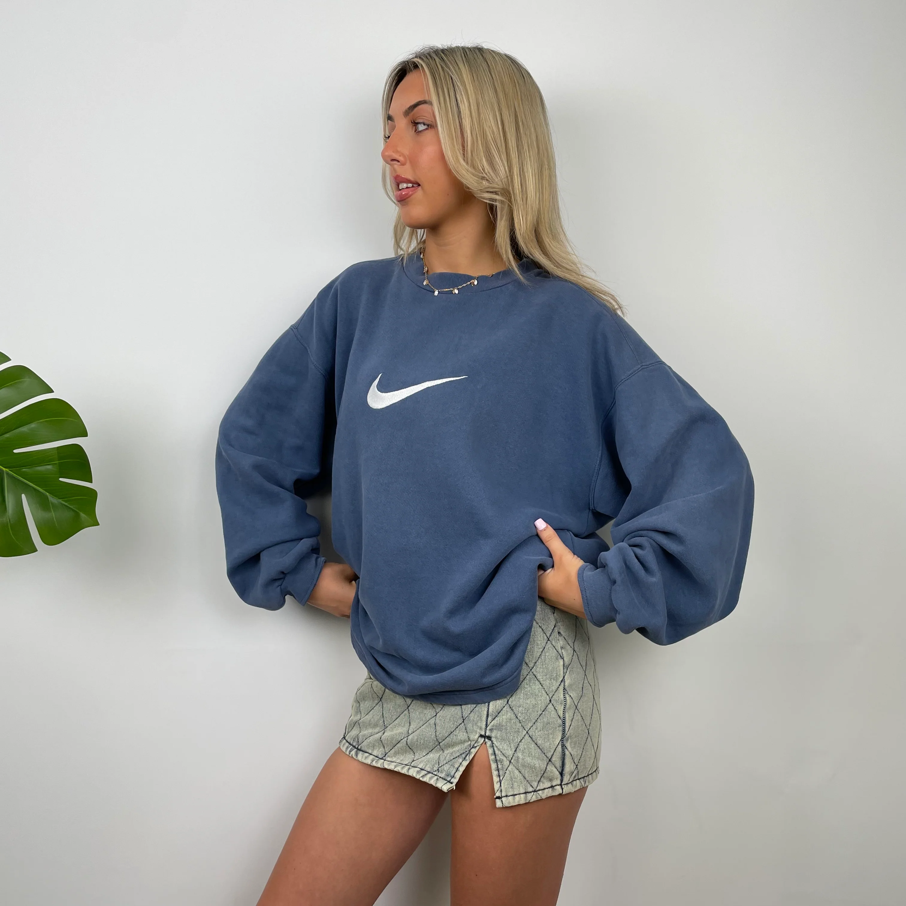 Nike Navy Embroidered Swoosh Sweatshirt (M) - Image 4