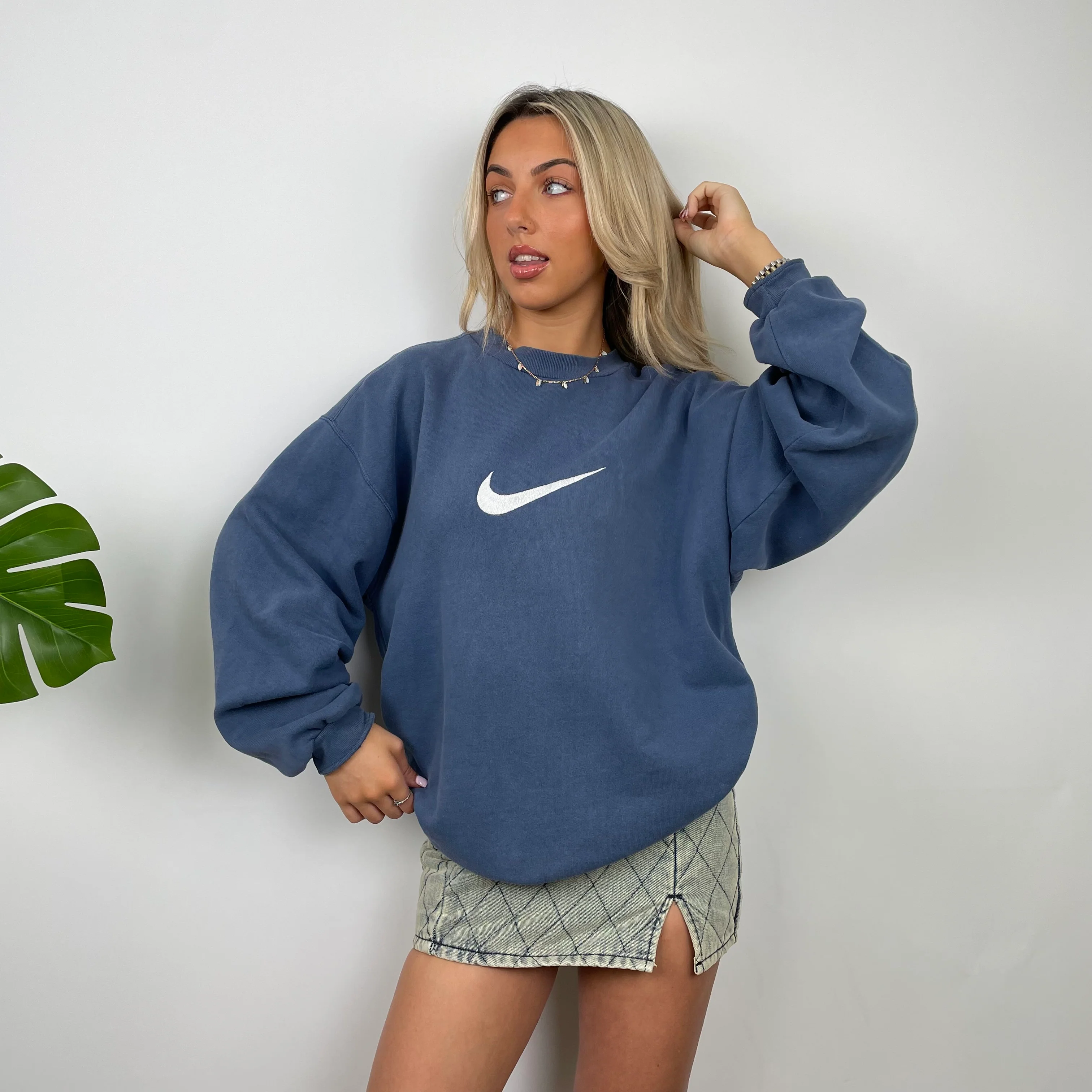 Nike Navy Embroidered Swoosh Sweatshirt (M) - Image 7