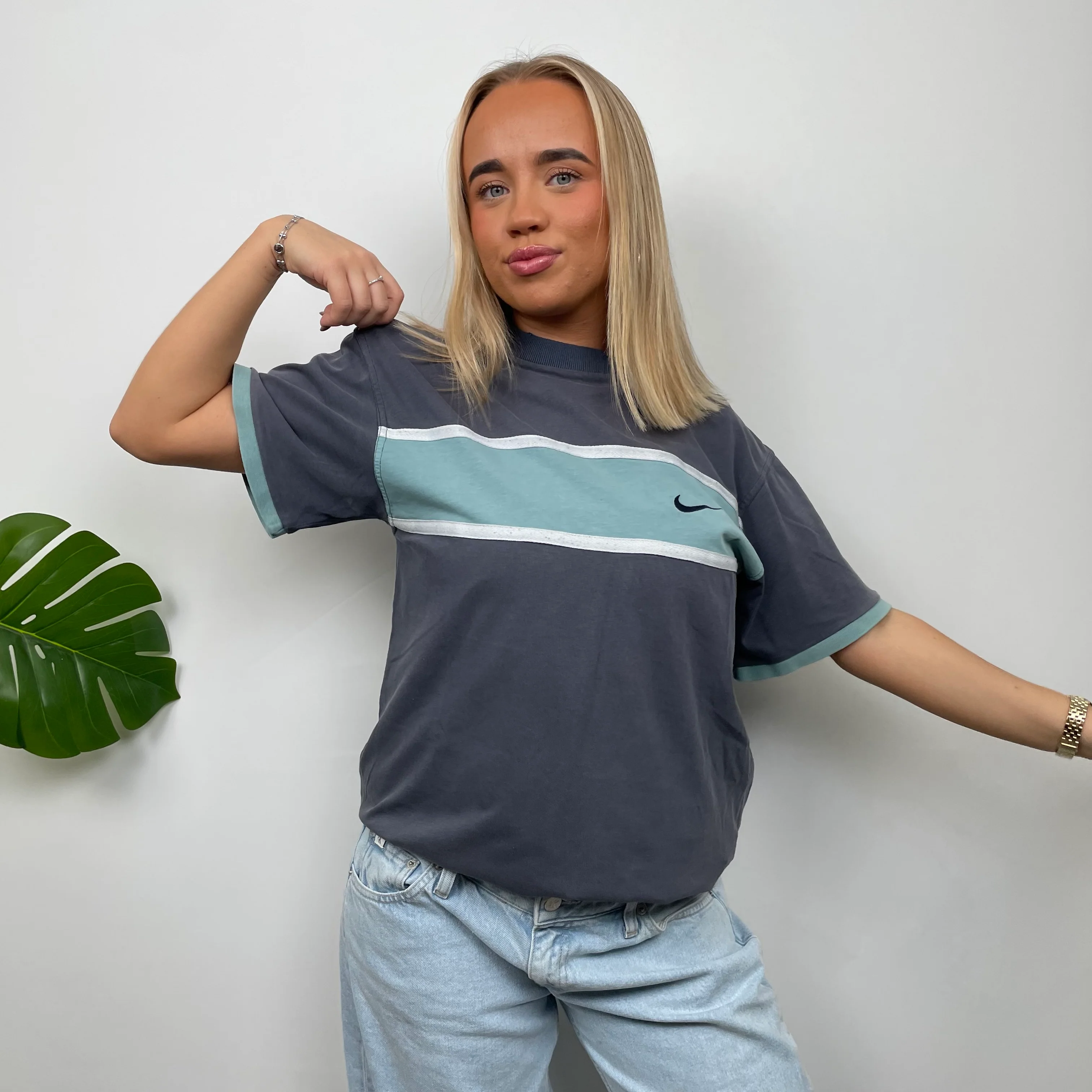 Nike Navy Embroidered Swoosh T Shirt (M) - Image 3
