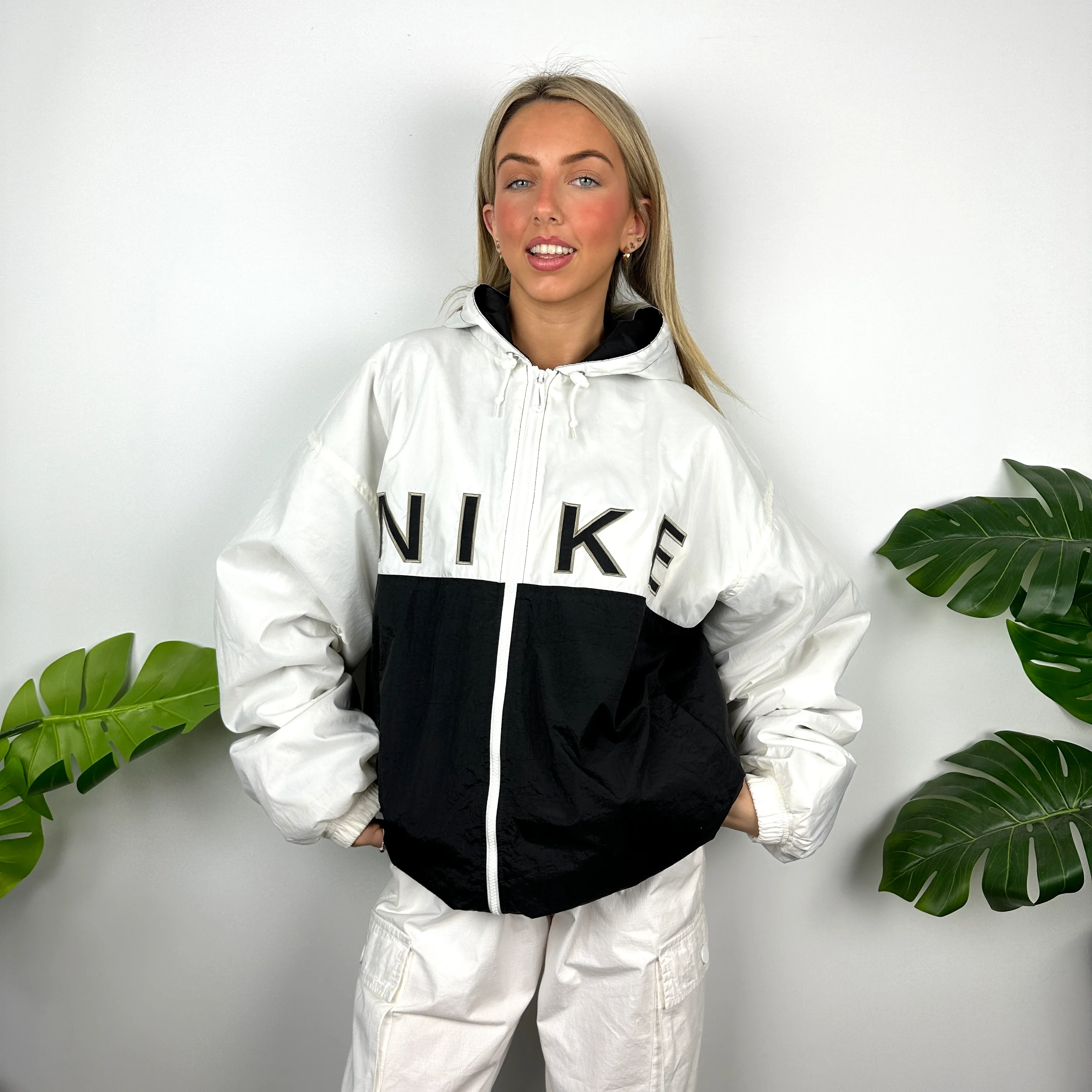 Nike RARE Black & White Embroidered Spell Out Padded Jacket (XXL) - Image 4