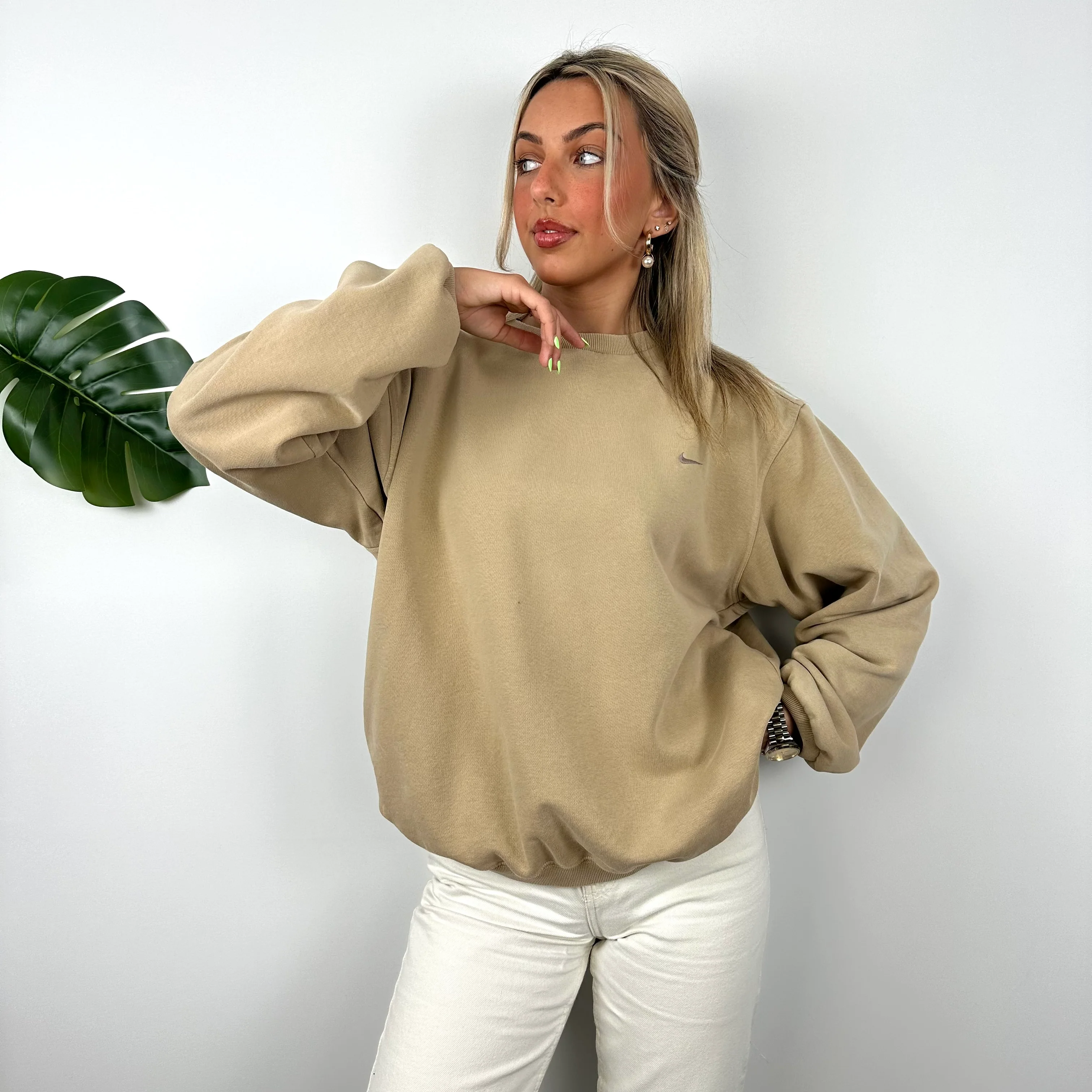 Nike RARE Coffee Embroidered Swoosh Sweatshirt (M) - Image 3
