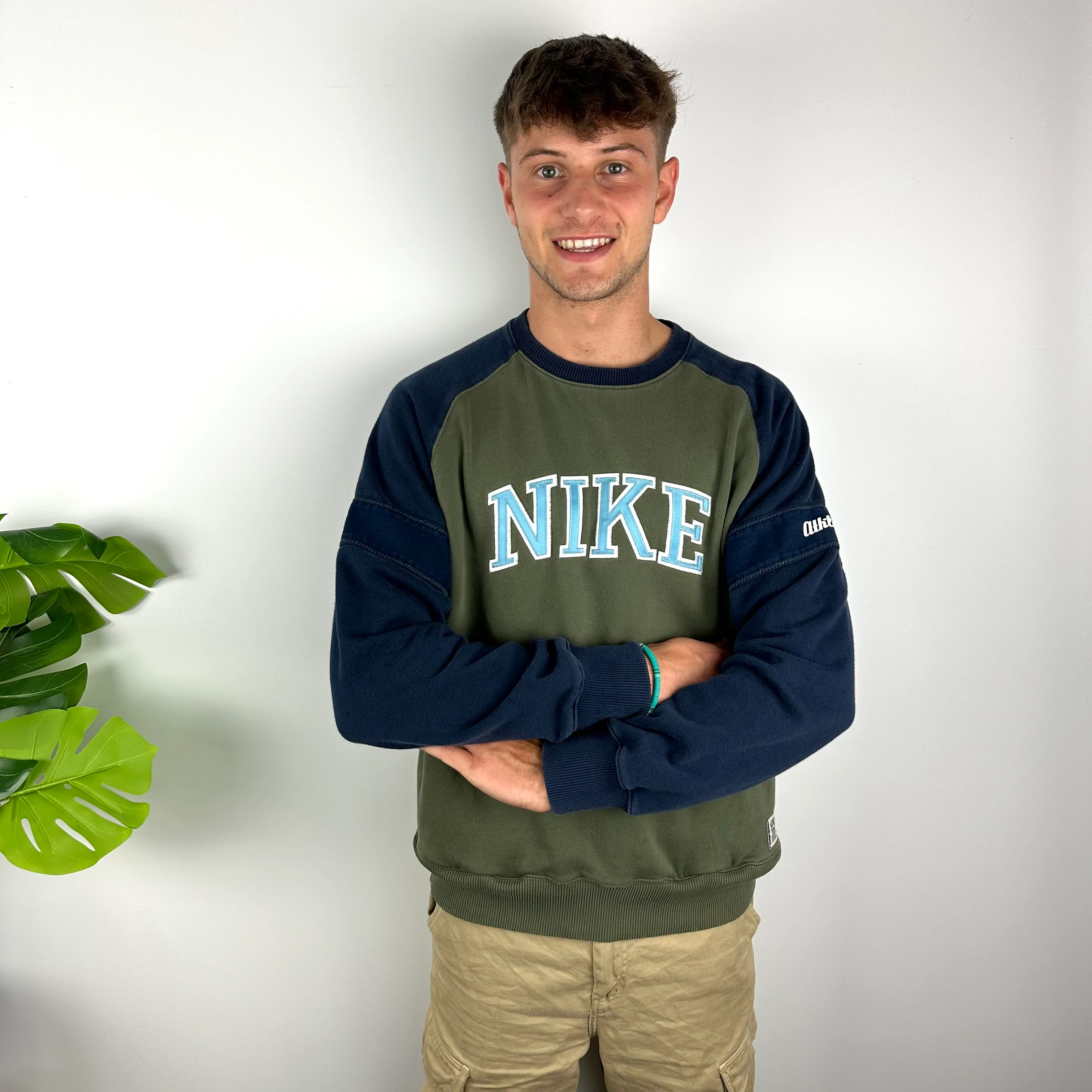 Nike RARE Green Embroidered Spell Out Sweatshirt (M) - Image 3