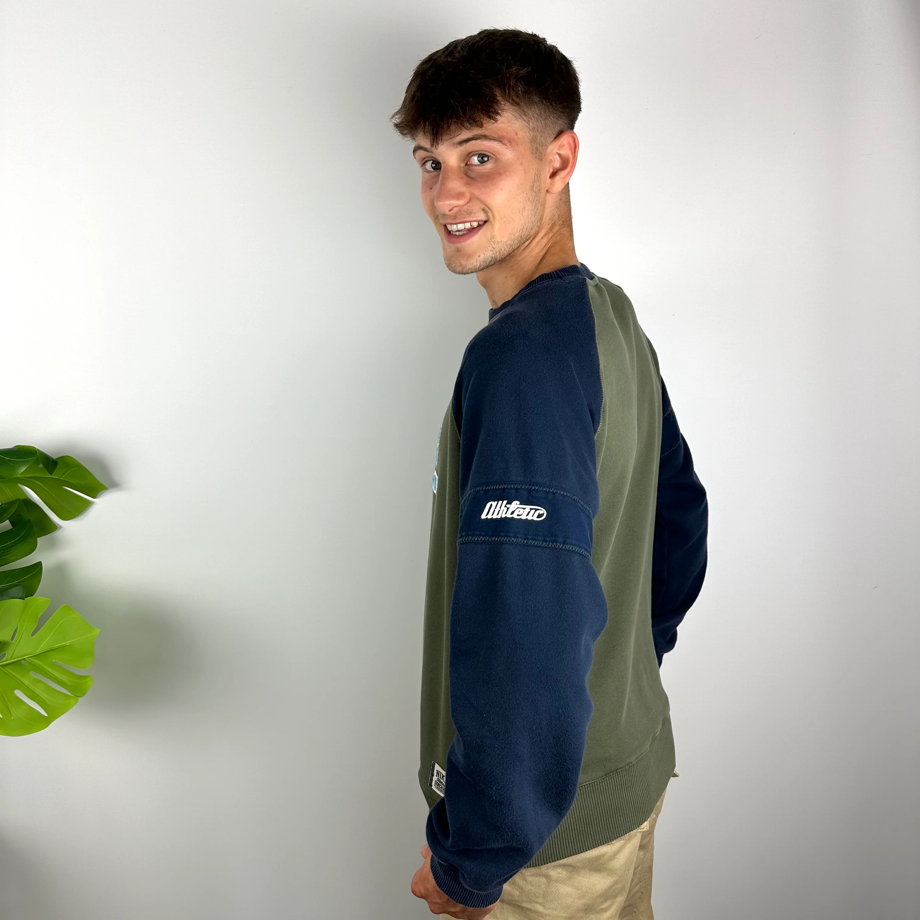 Nike RARE Green Embroidered Spell Out Sweatshirt (M) - Image 7
