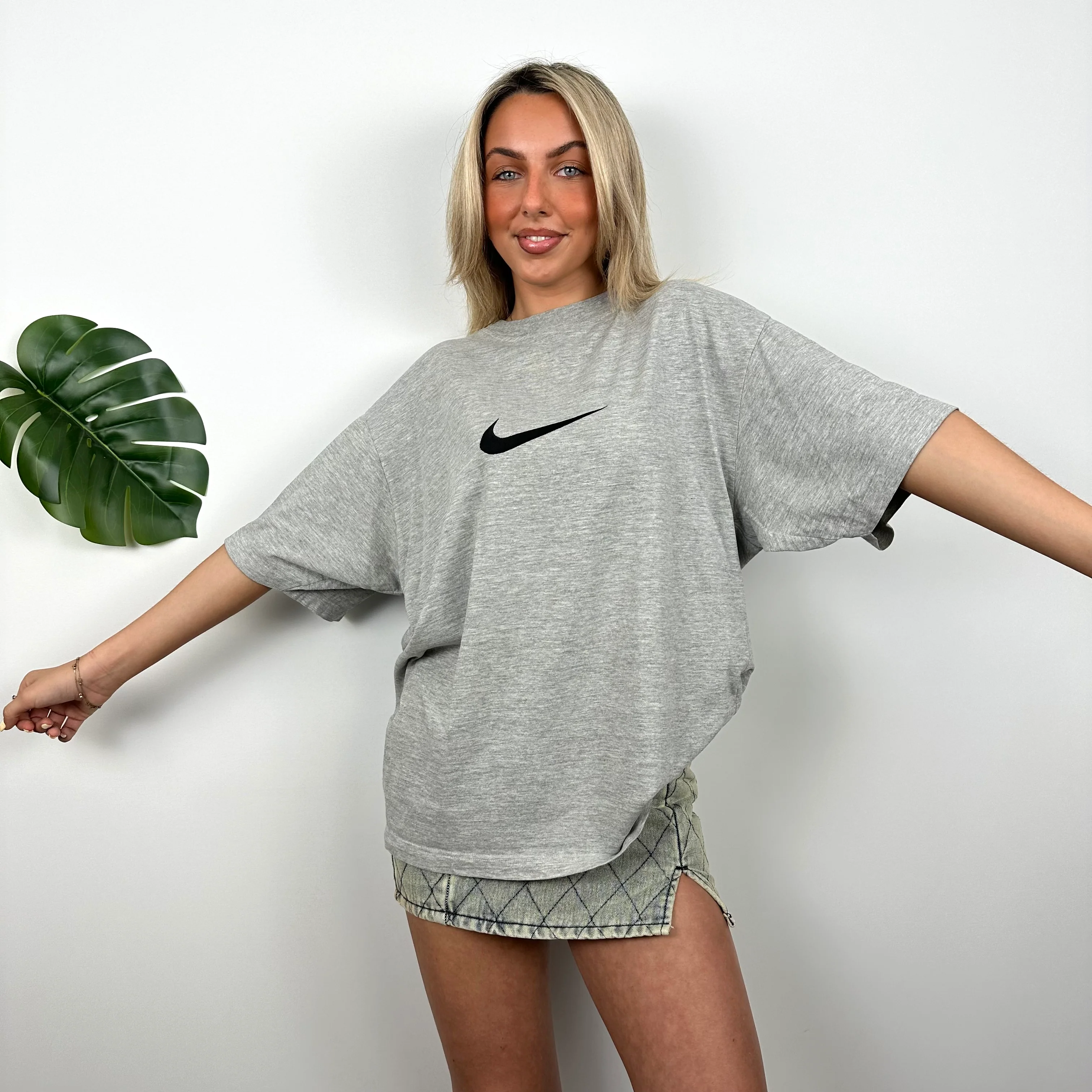 Nike RARE Grey Embroidered Swoosh T Shirt (M) - Image 2