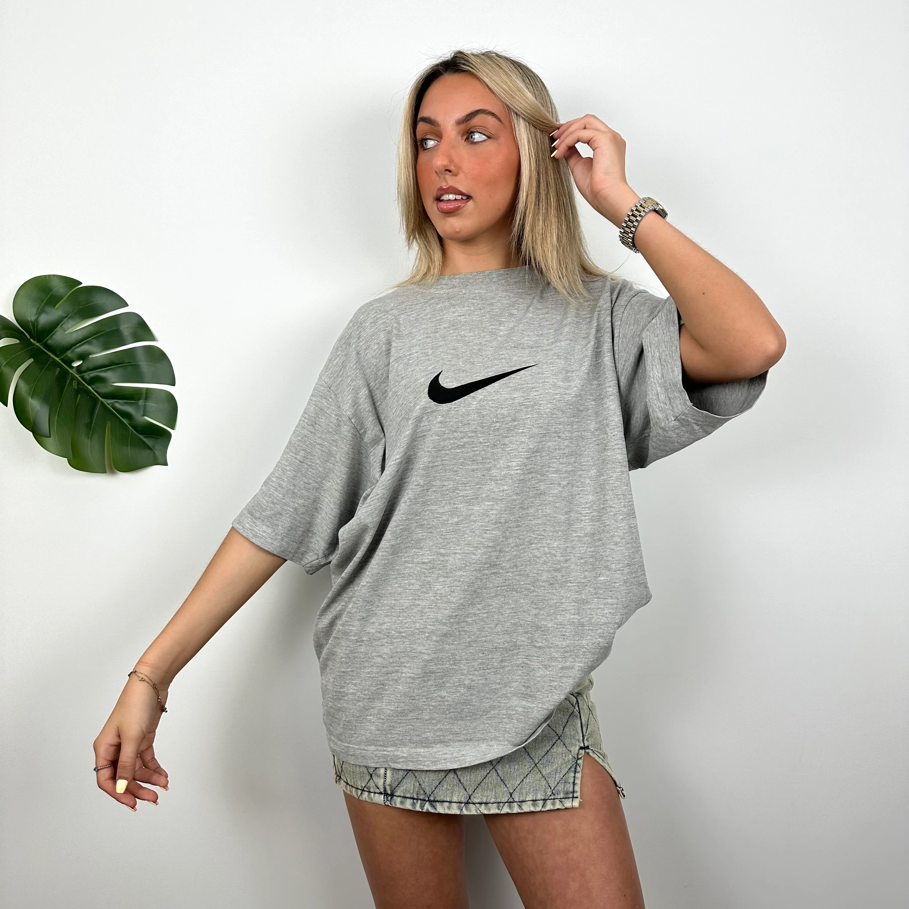 Nike RARE Grey Embroidered Swoosh T Shirt (M) - Image 3