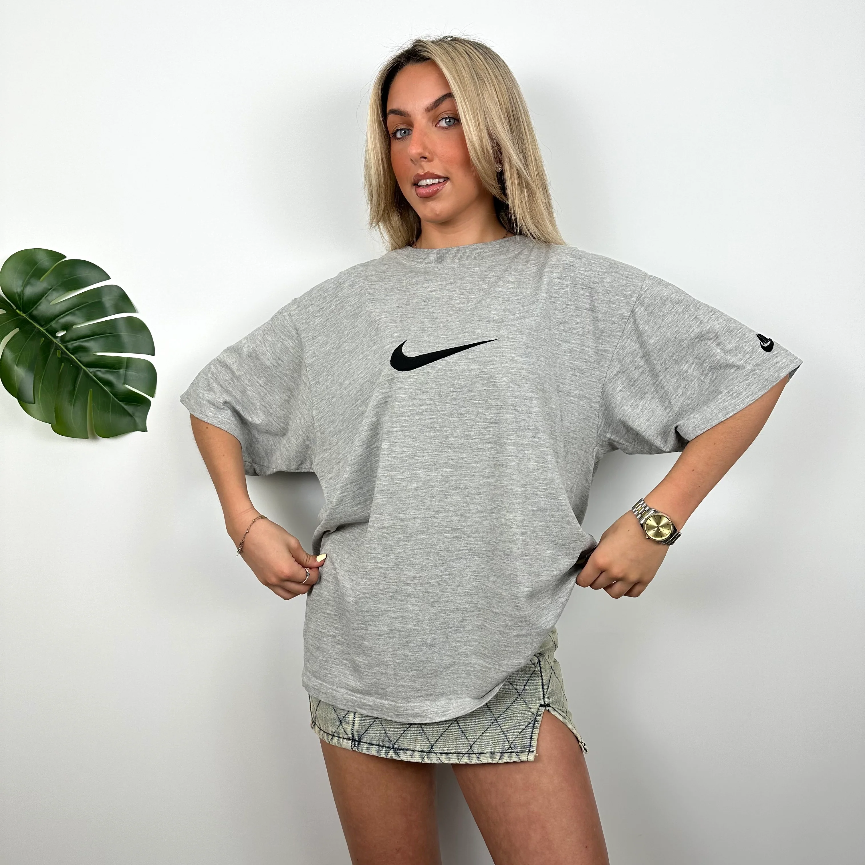 Nike RARE Grey Embroidered Swoosh T Shirt (M) - Image 4