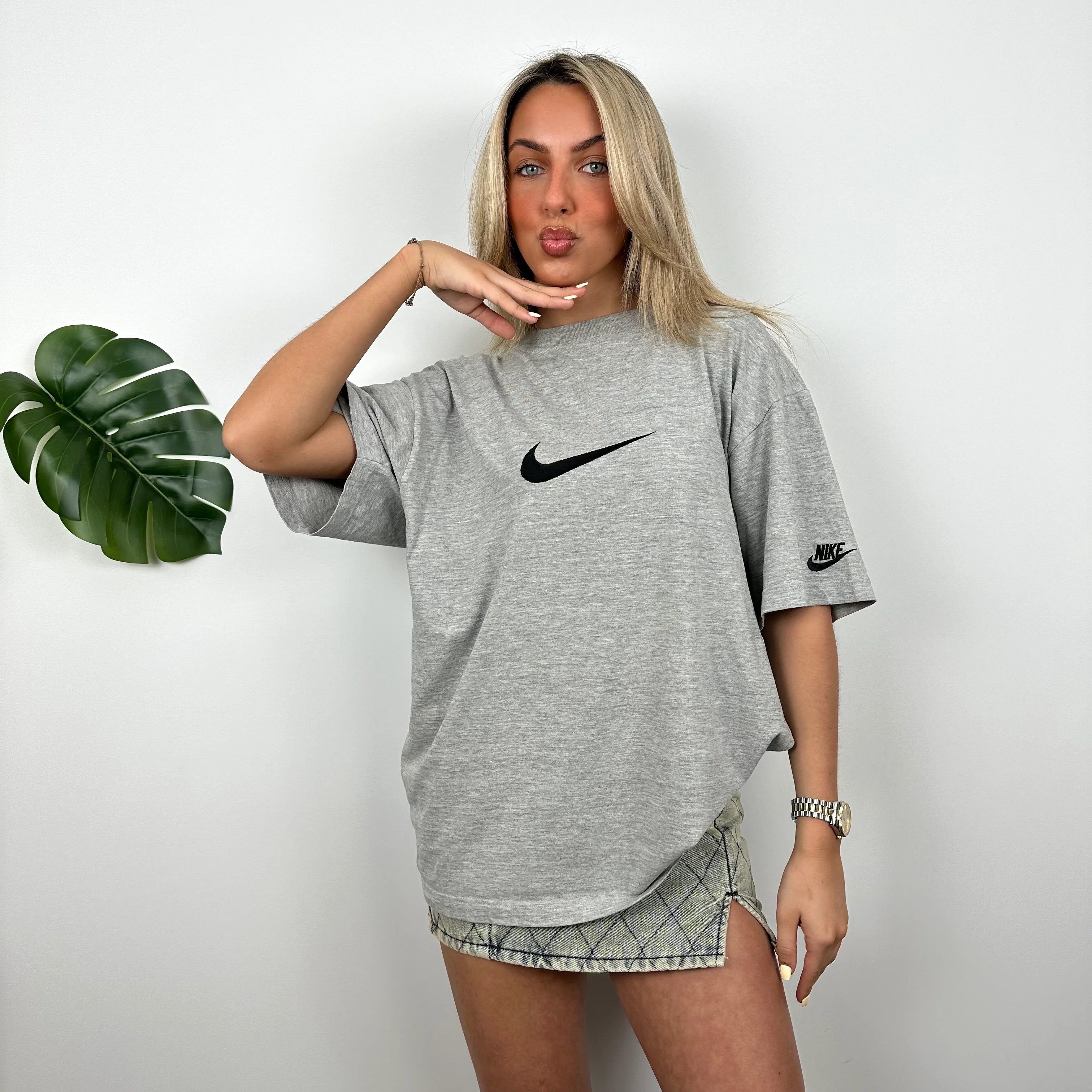 Nike RARE Grey Embroidered Swoosh T Shirt (M) - Image 5