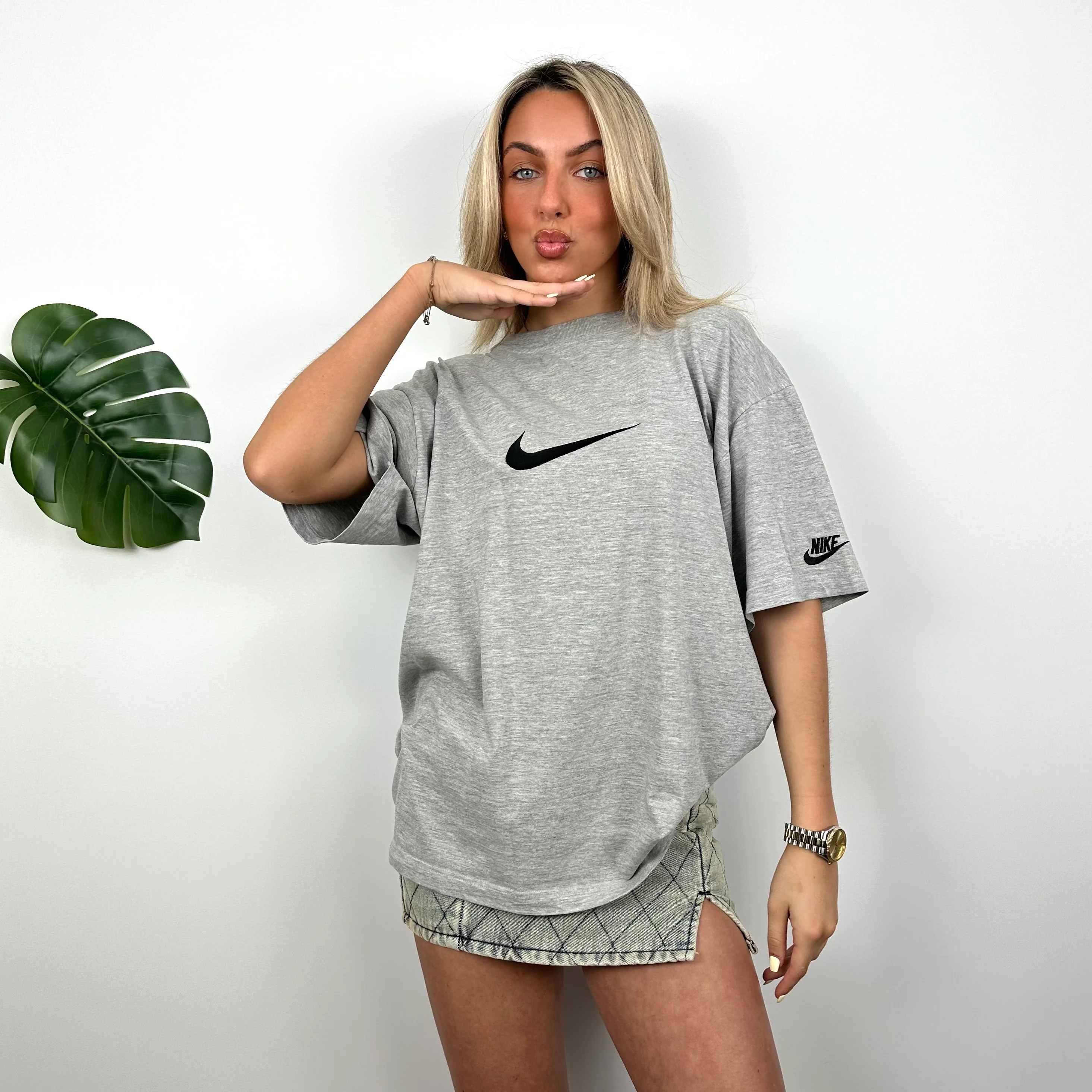 Nike RARE Grey Embroidered Swoosh T Shirt (M) - Image 6