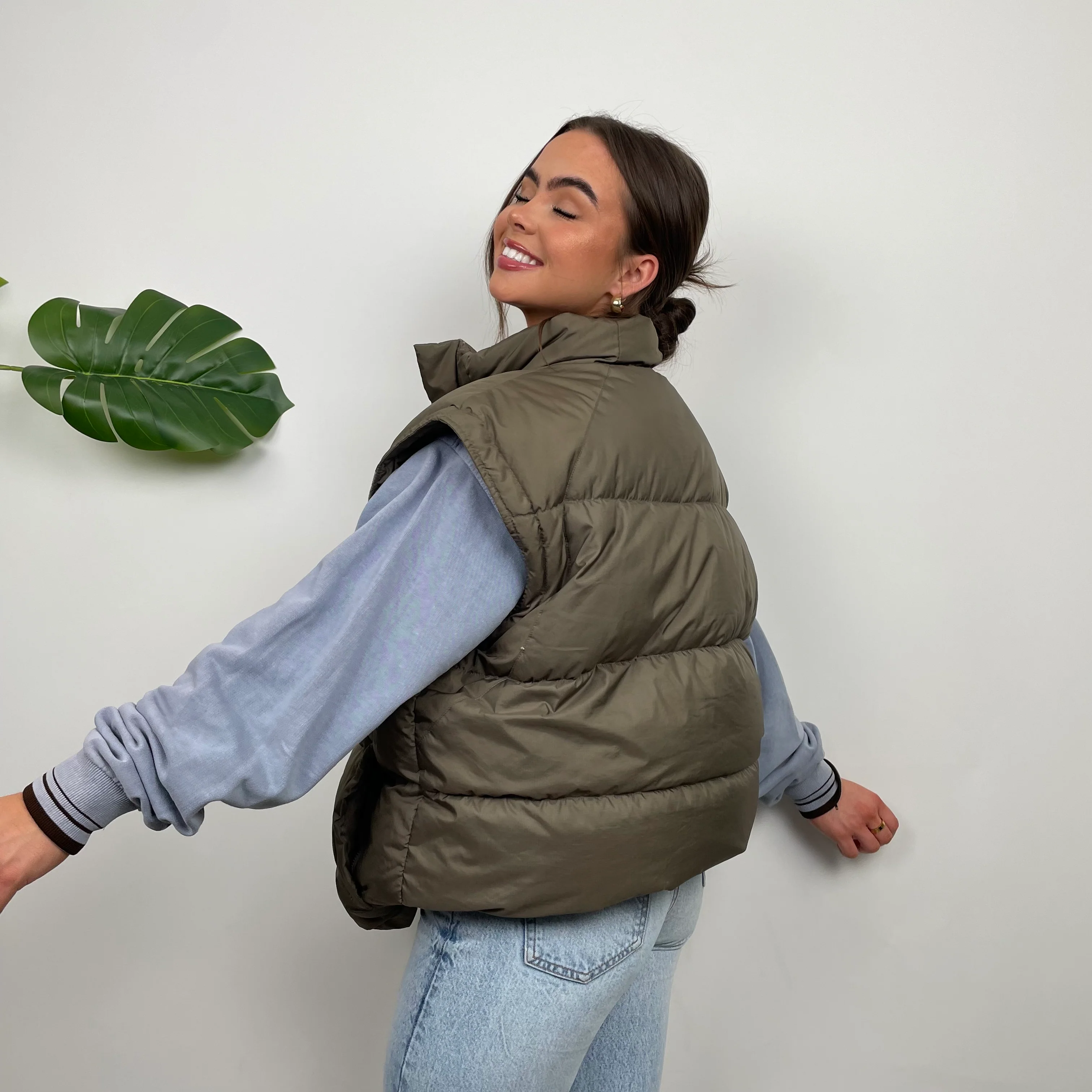 Nike RARE Khaki Embroidered Swoosh Puffer Gilet (M) - Image 12