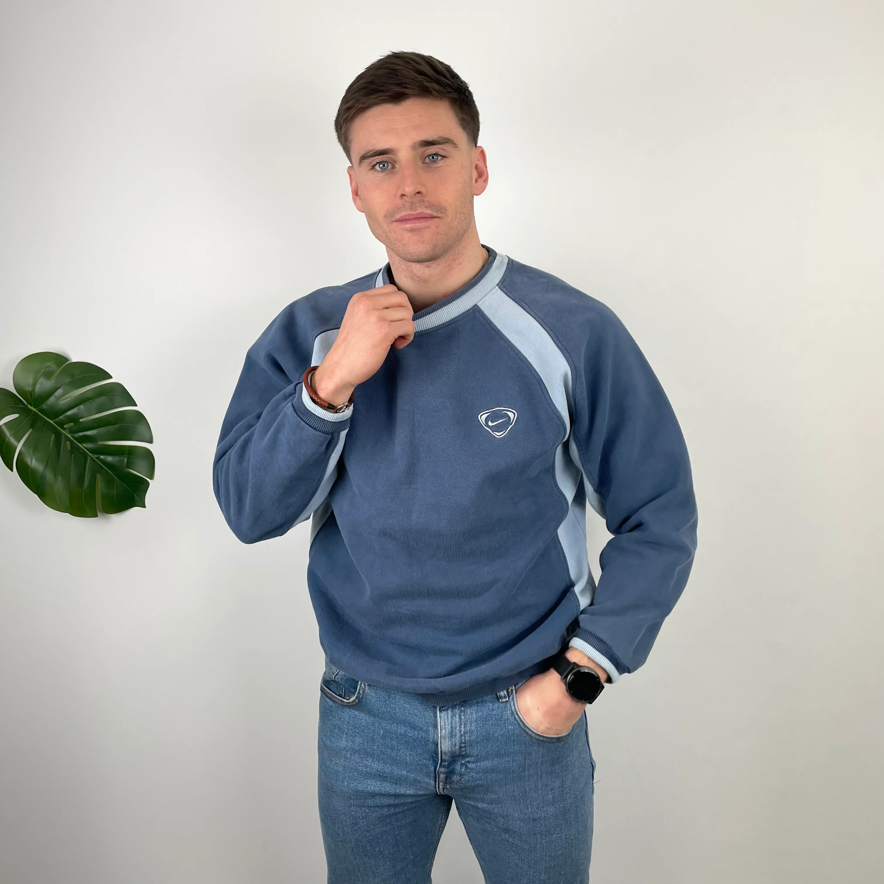 Nike RARE Navy Embroidered Swoosh Sweatshirt (L) - Image 4