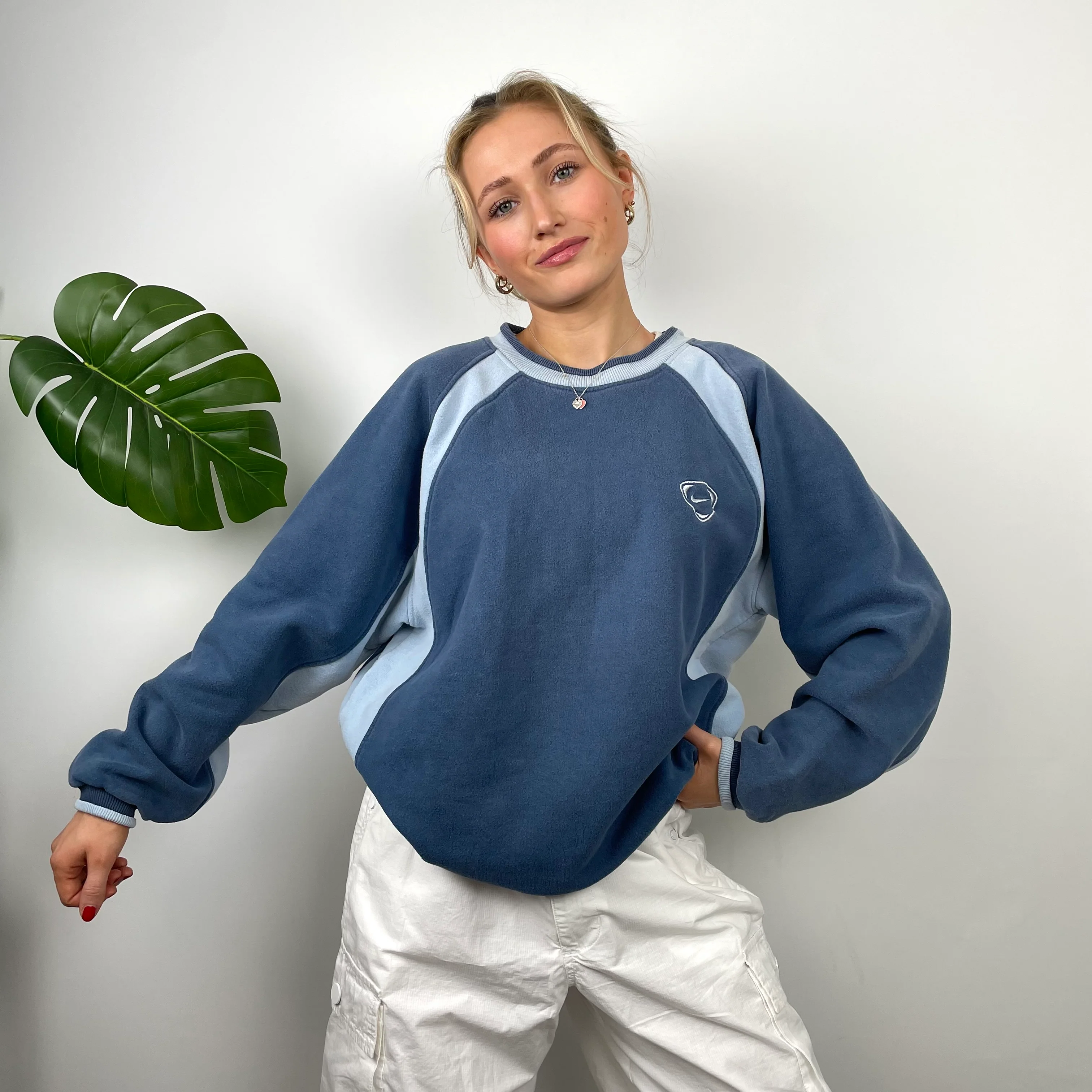 Nike RARE Navy Embroidered Swoosh Sweatshirt (L) - Image 3