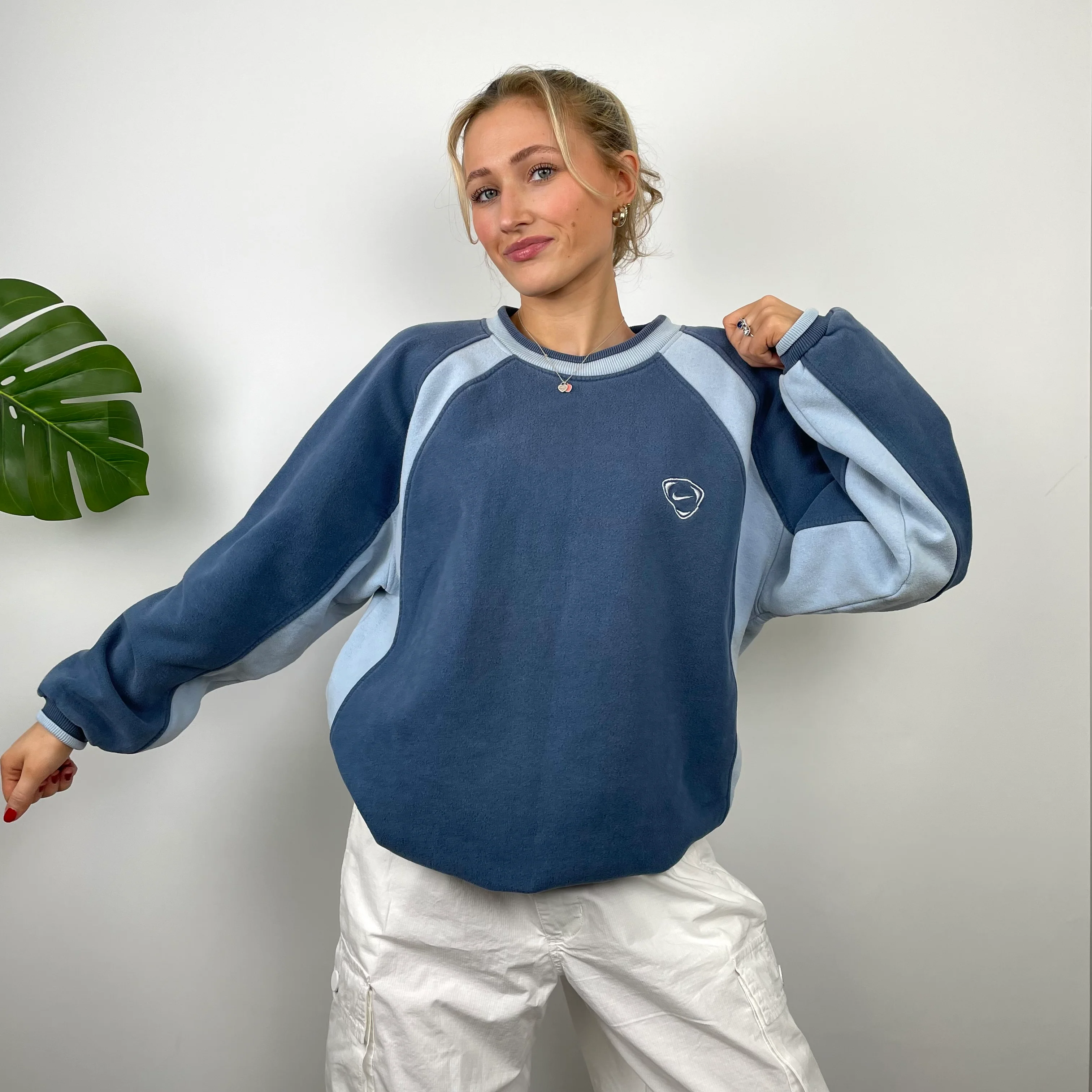 Nike RARE Navy Embroidered Swoosh Sweatshirt (L) - Image 4