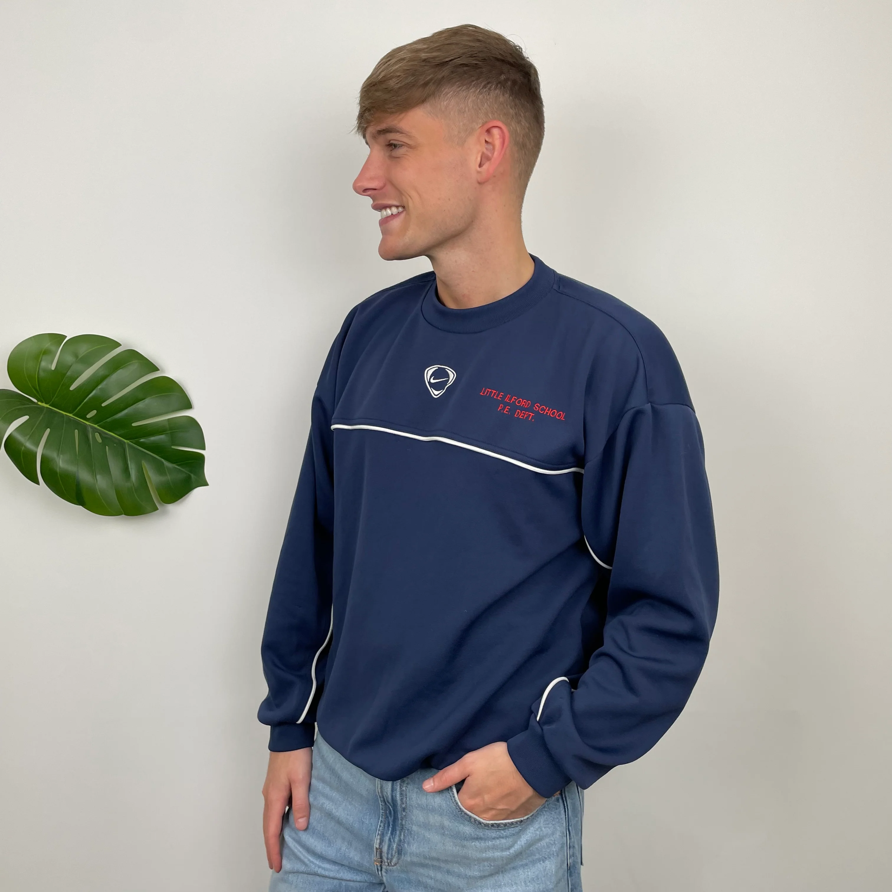 Nike RARE Navy Embroidered Swoosh Sweatshirt (M) - Image 4