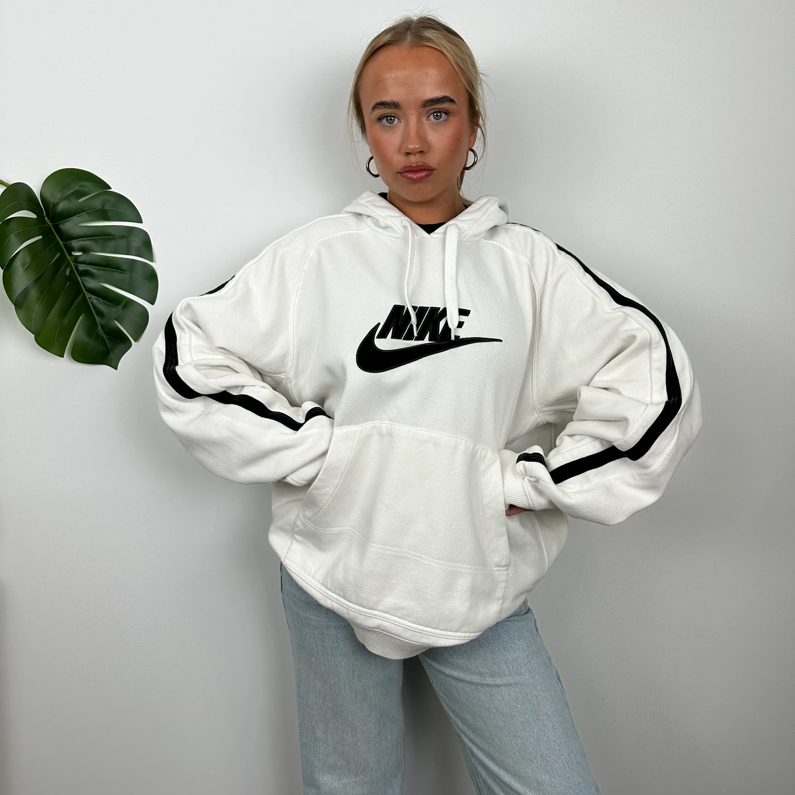 Nike RARE White Embroidered Spell out Hoodie (XL) - Image 7
