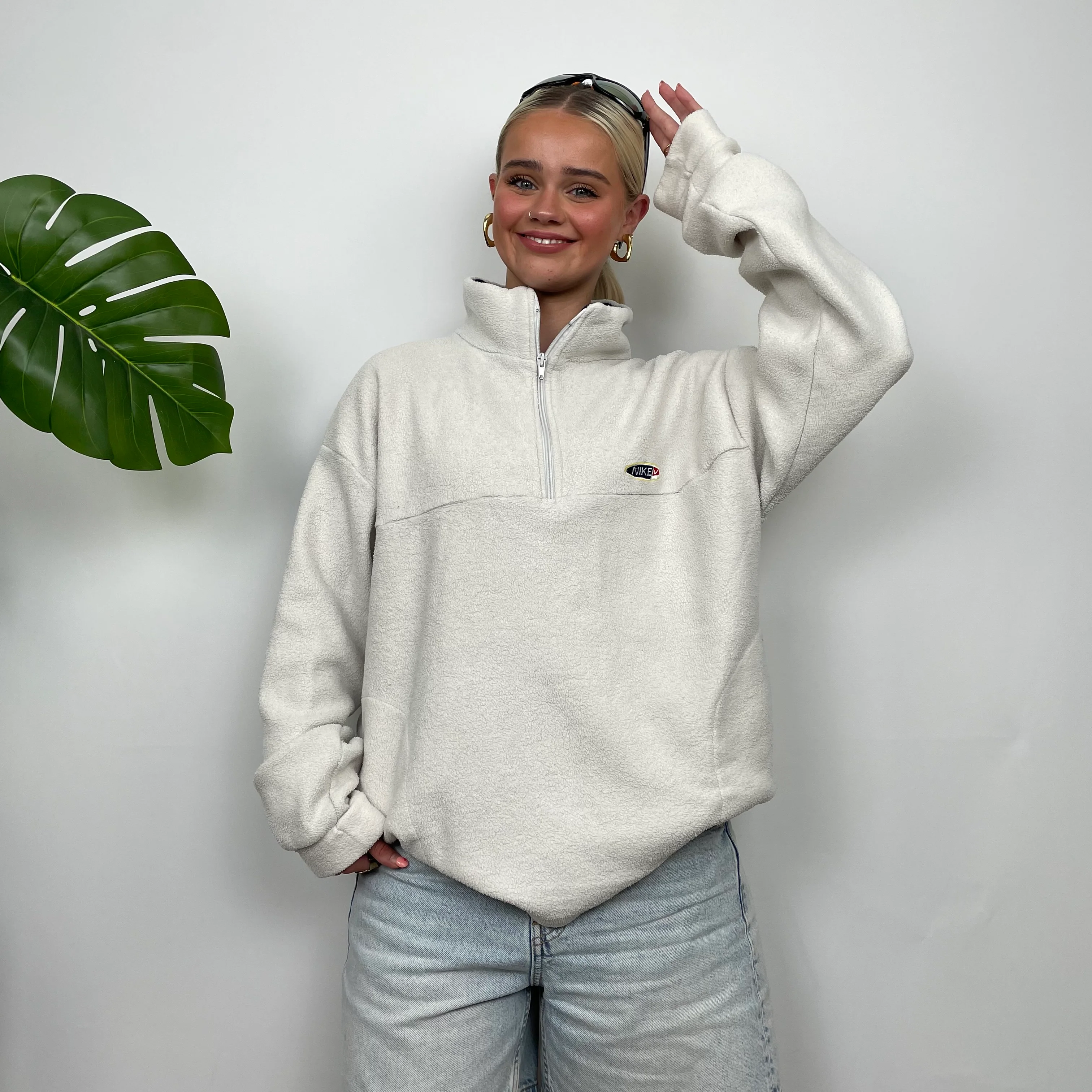 Nike RARE White Embroidered Spell Out Teddy Bear Fleece Quarter Zip Sweatshirt (M) - Image 4