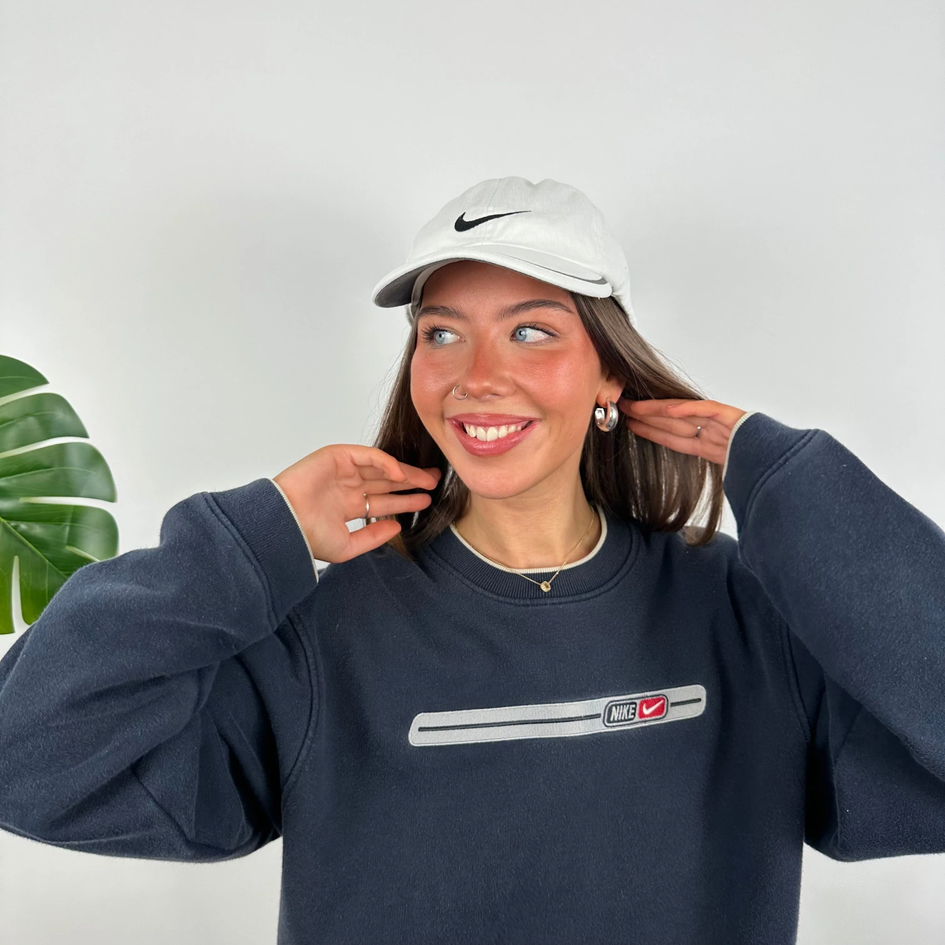 Nike RARE White Embroidered Swoosh Cap - Image 5