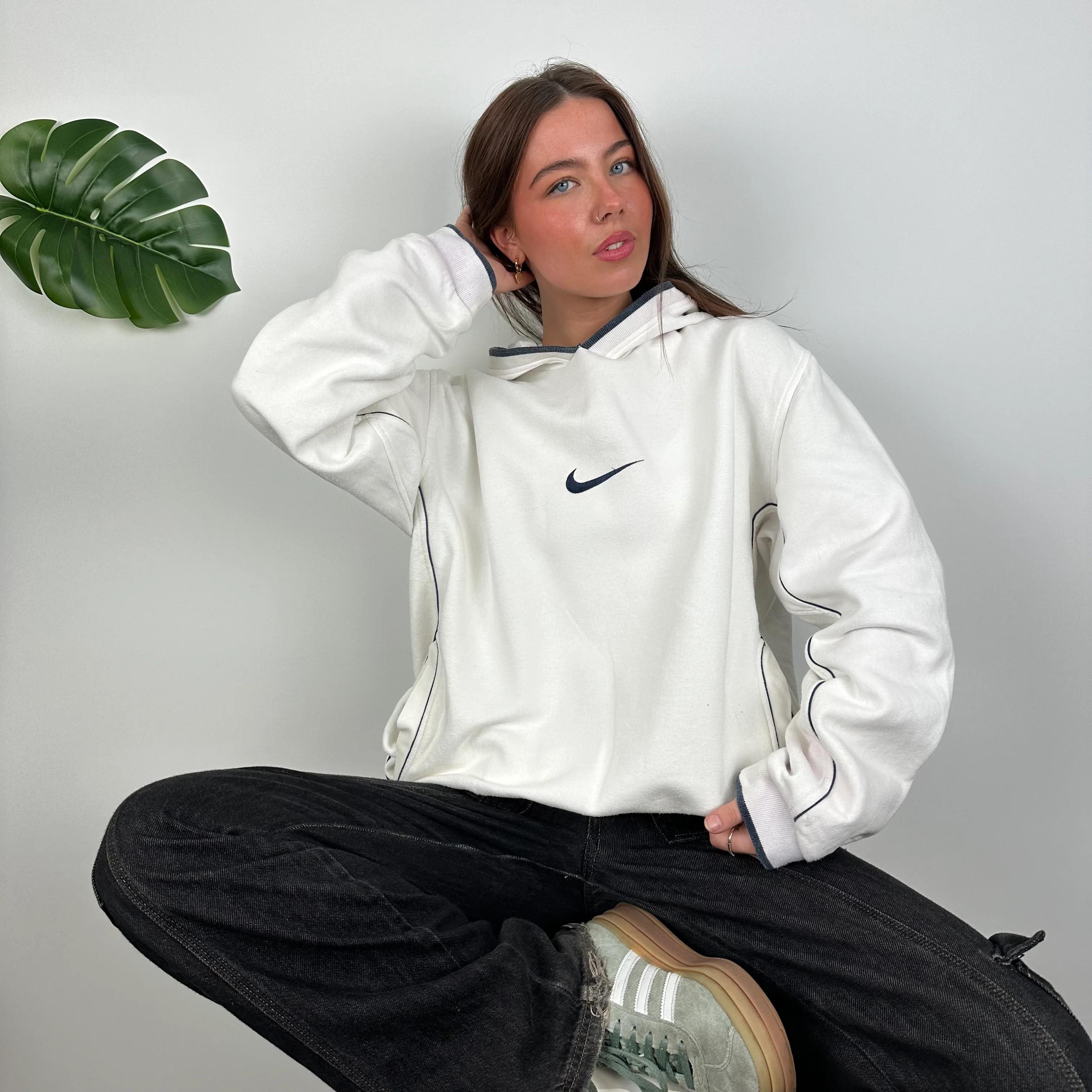 Nike RARE White Embroidered Swoosh Hoodie (L) - Image 2