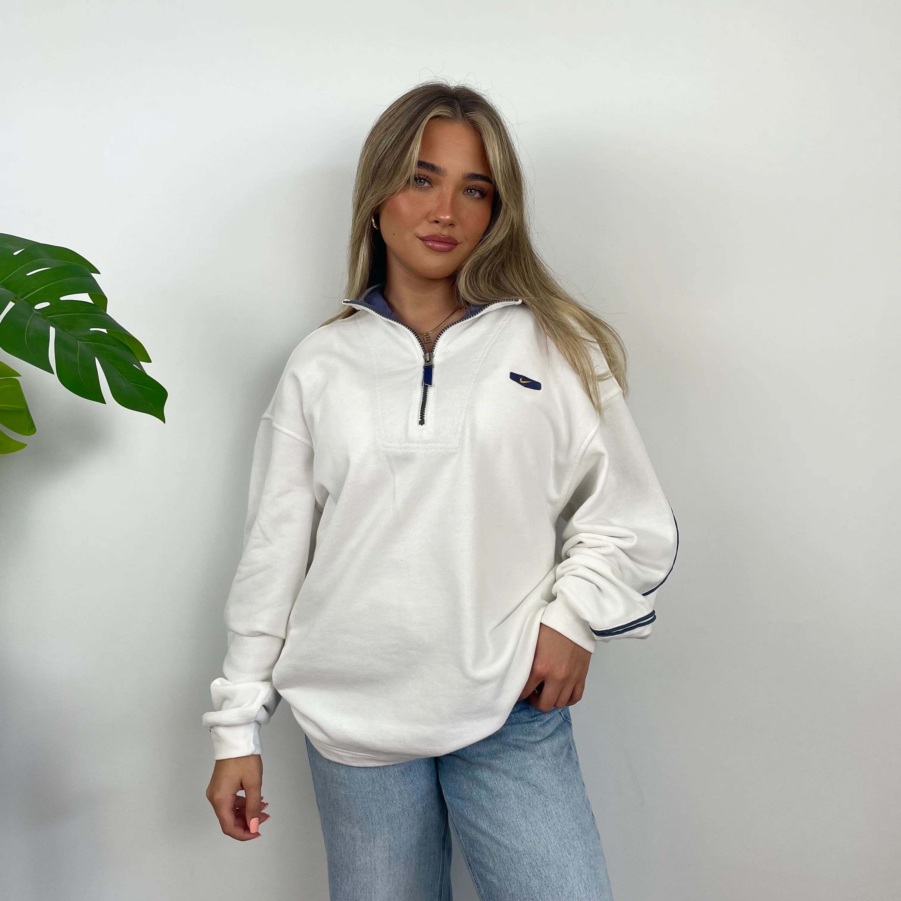 Nike RARE White Embroidered Swoosh Quarter Zip Sweatshirt (L) - Image 3