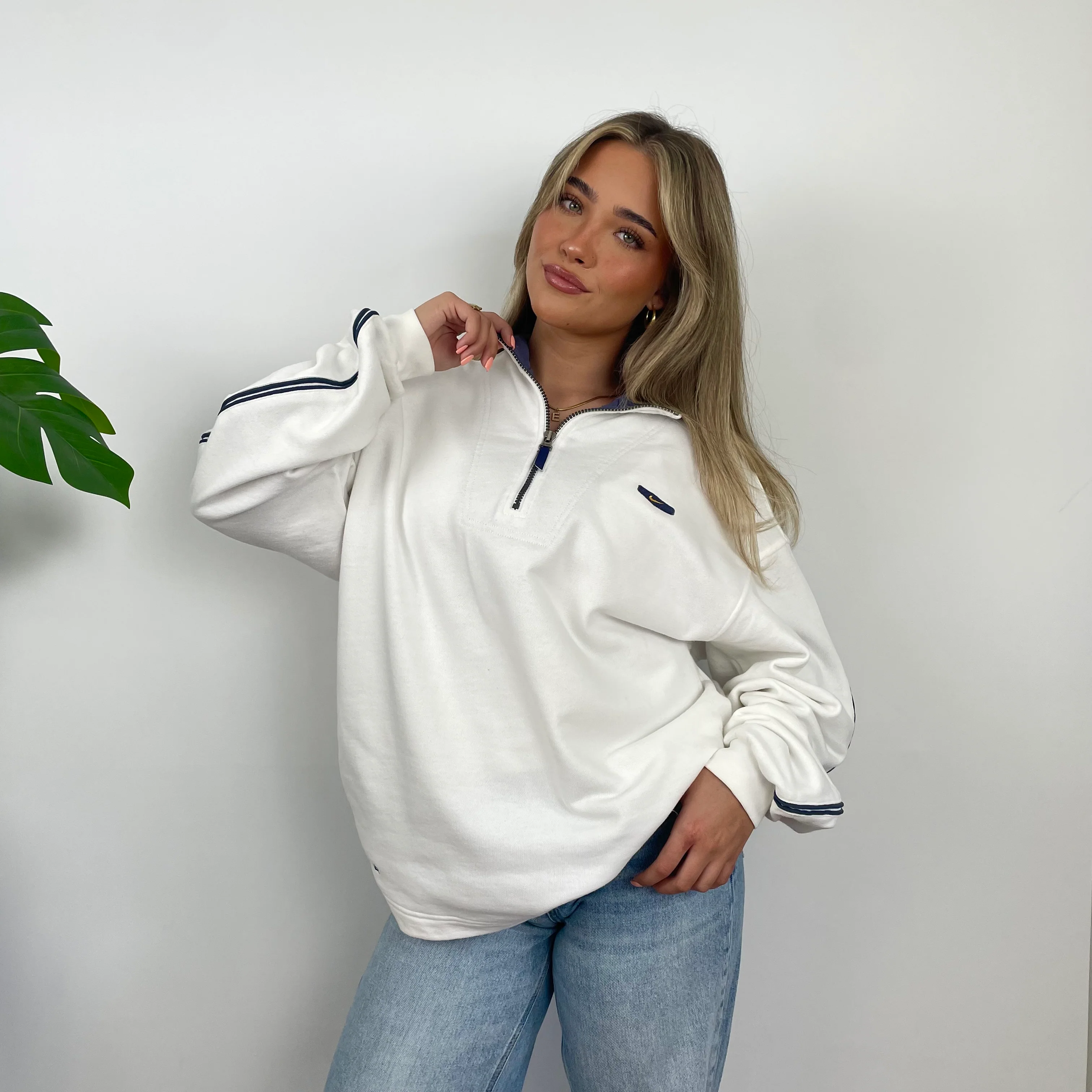 Nike RARE White Embroidered Swoosh Quarter Zip Sweatshirt (L) - Image 4
