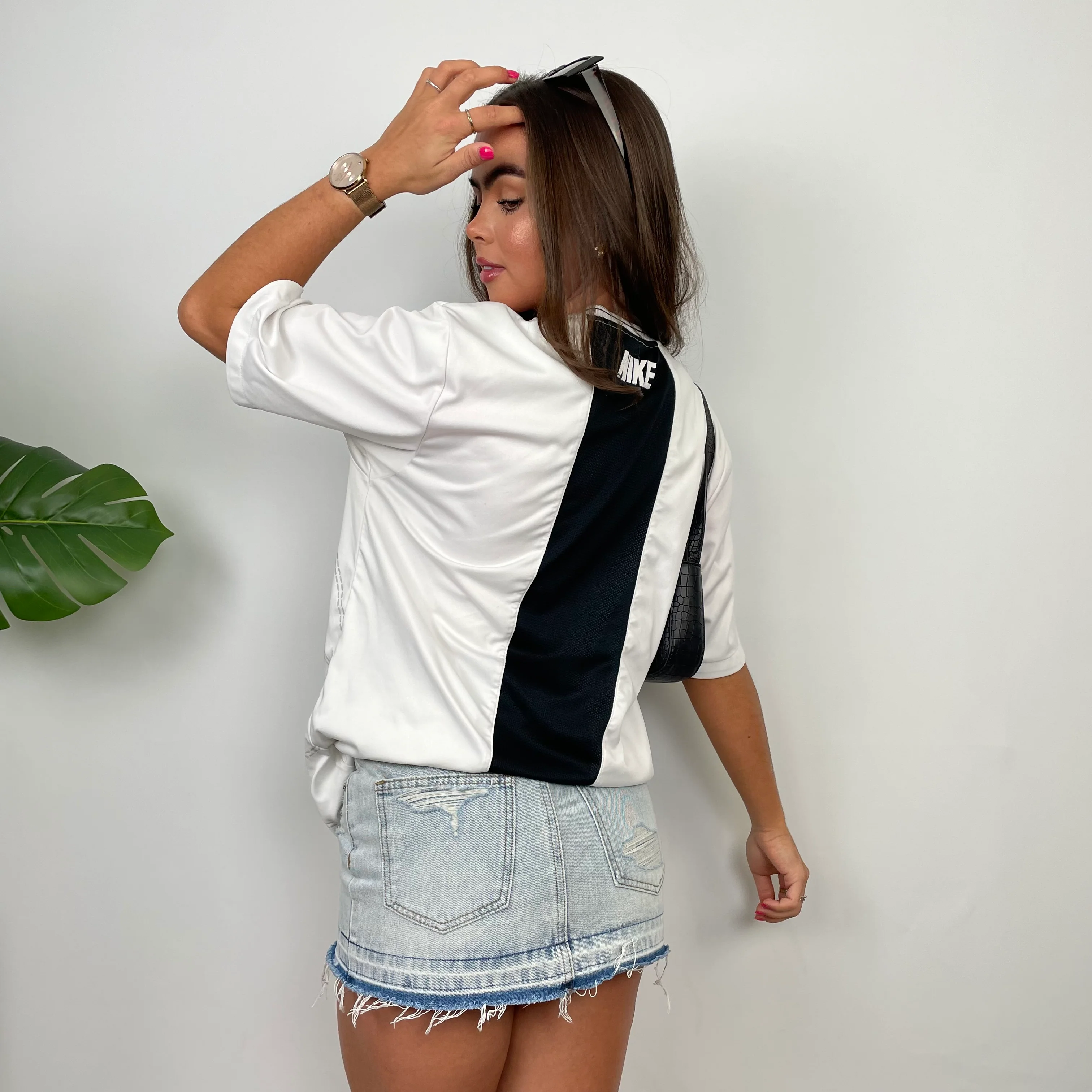 Nike RARE White Embroidered Swoosh T Shirt (M) - Image 6