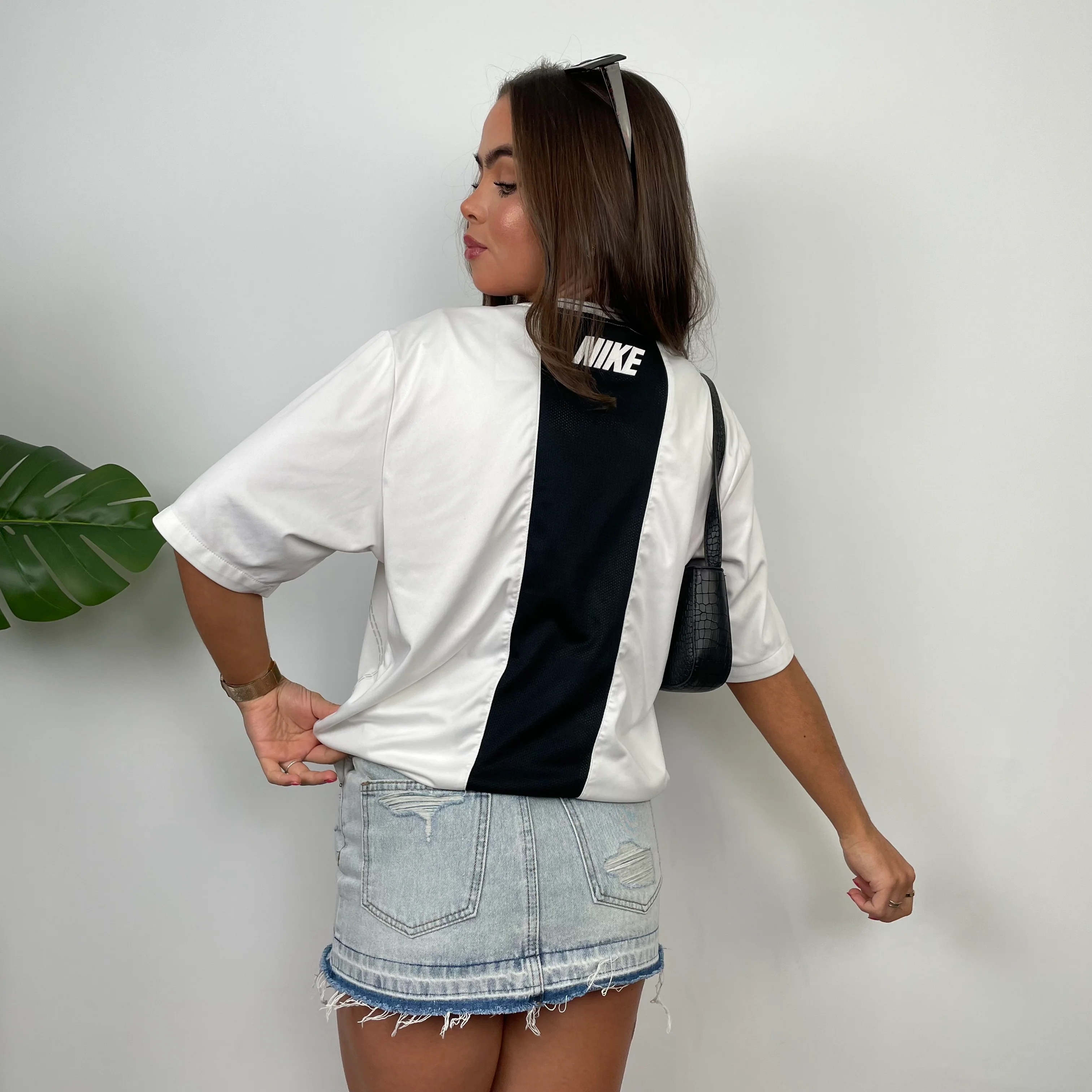 Nike RARE White Embroidered Swoosh T Shirt (M) - Image 7