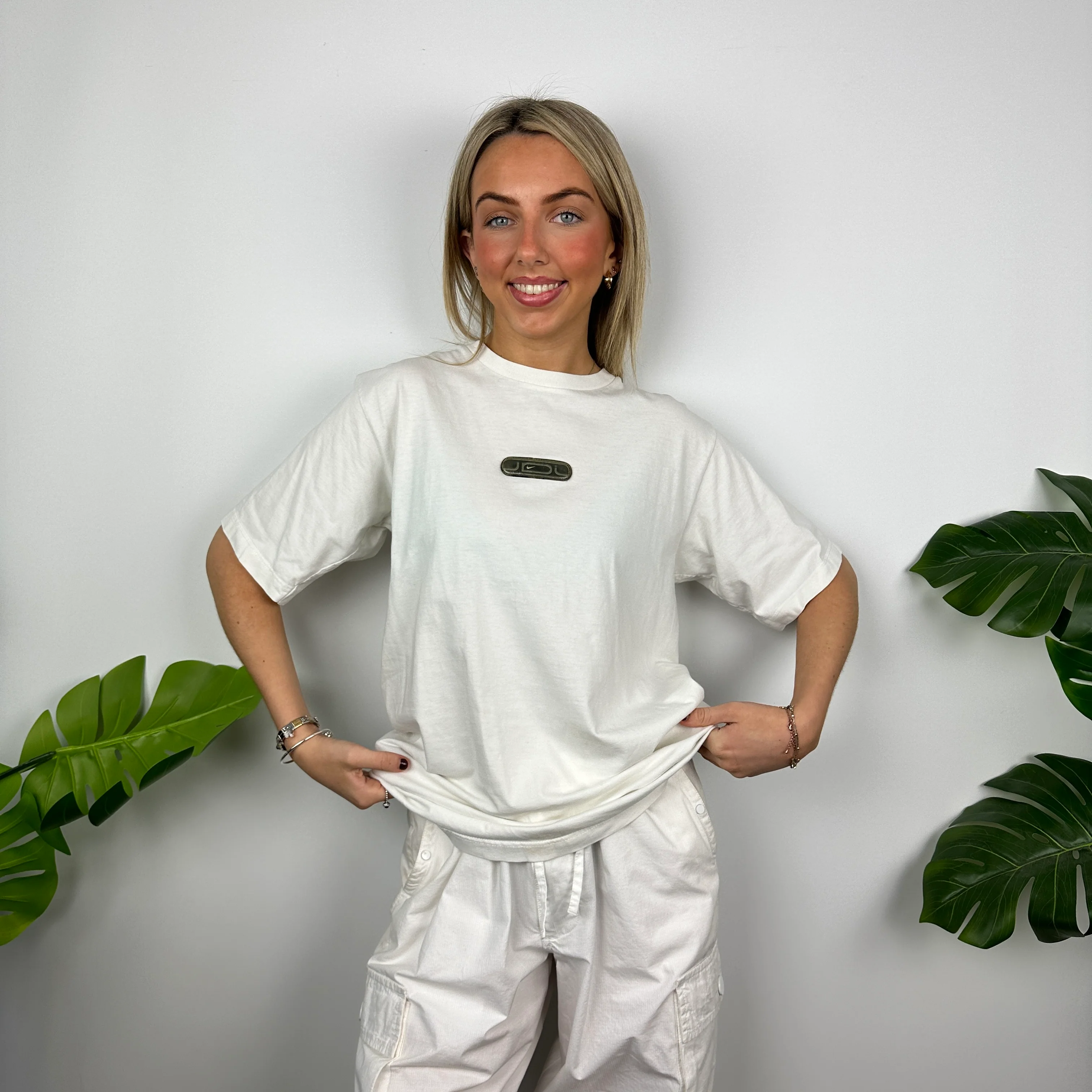 Nike RARE White Embroidered Swoosh T Shirt (M)