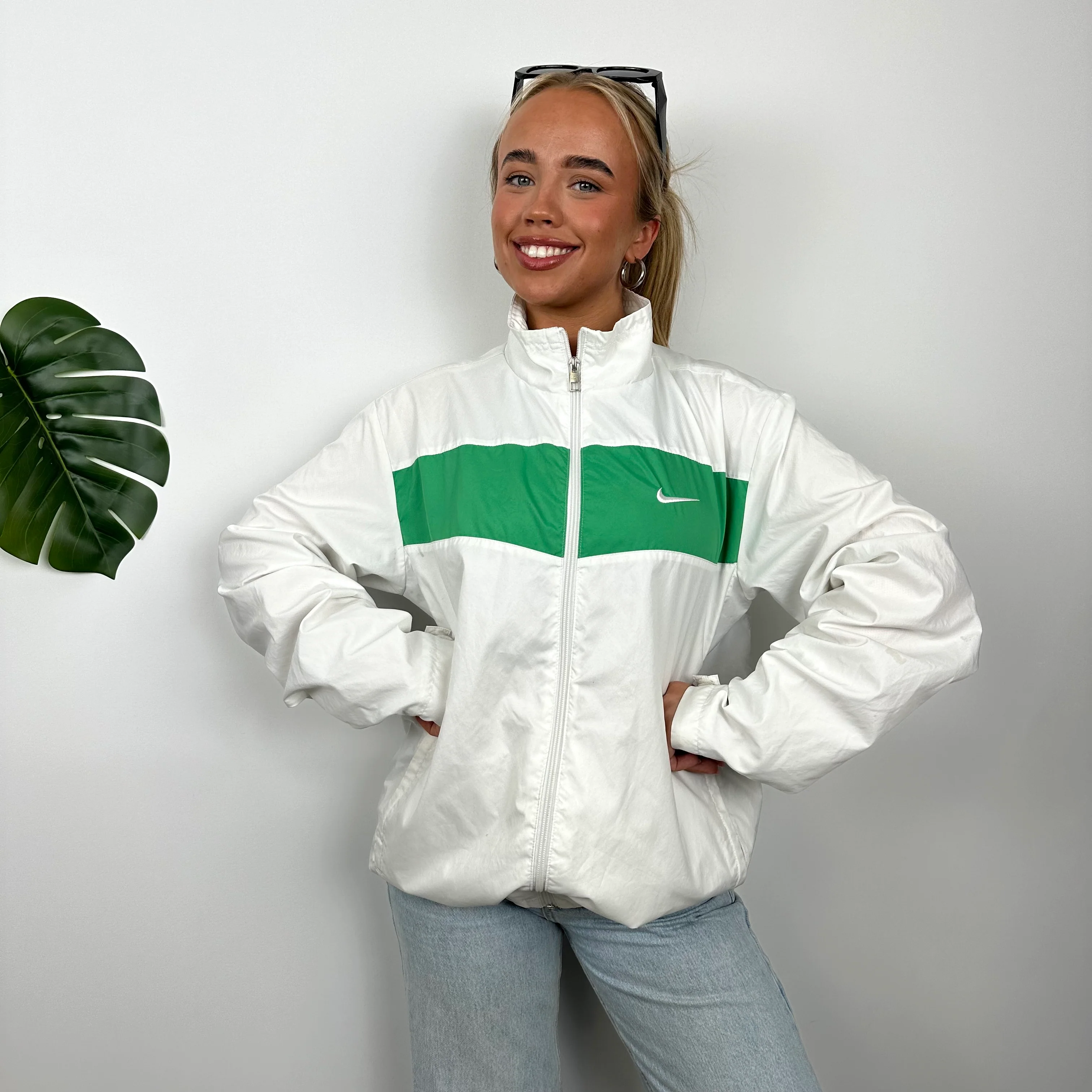 Nike RARE White Embroidered Swoosh Windbreaker Jacket (M) - Image 2