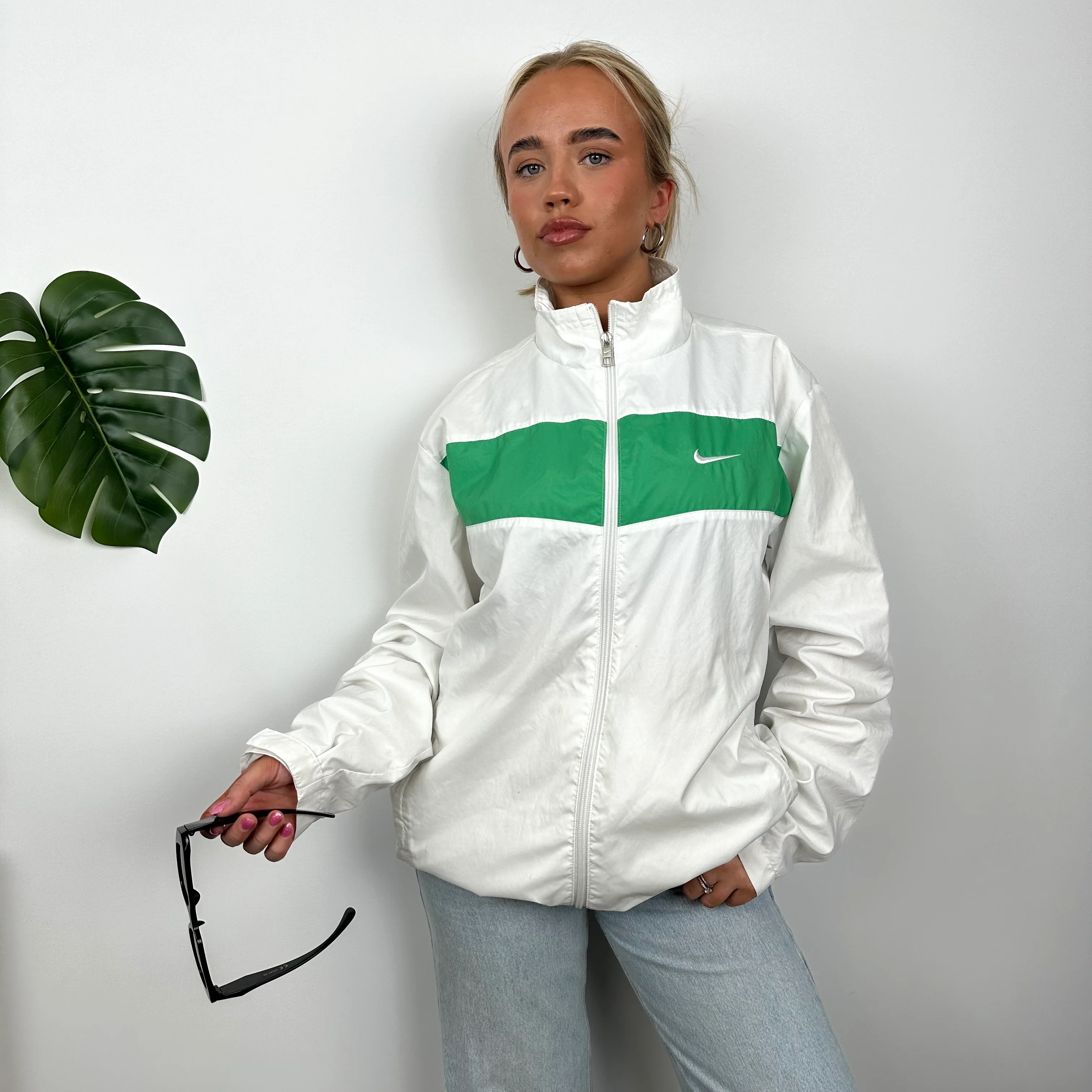 Nike RARE White Embroidered Swoosh Windbreaker Jacket (M) - Image 3
