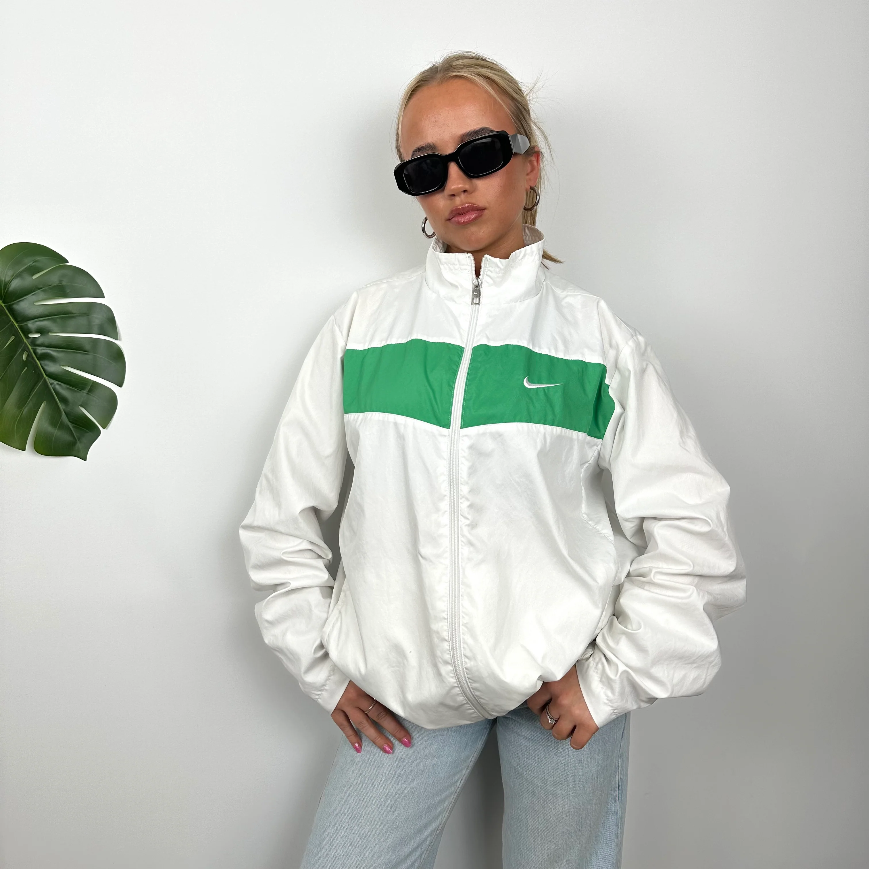 Nike RARE White Embroidered Swoosh Windbreaker Jacket (M) - Image 4