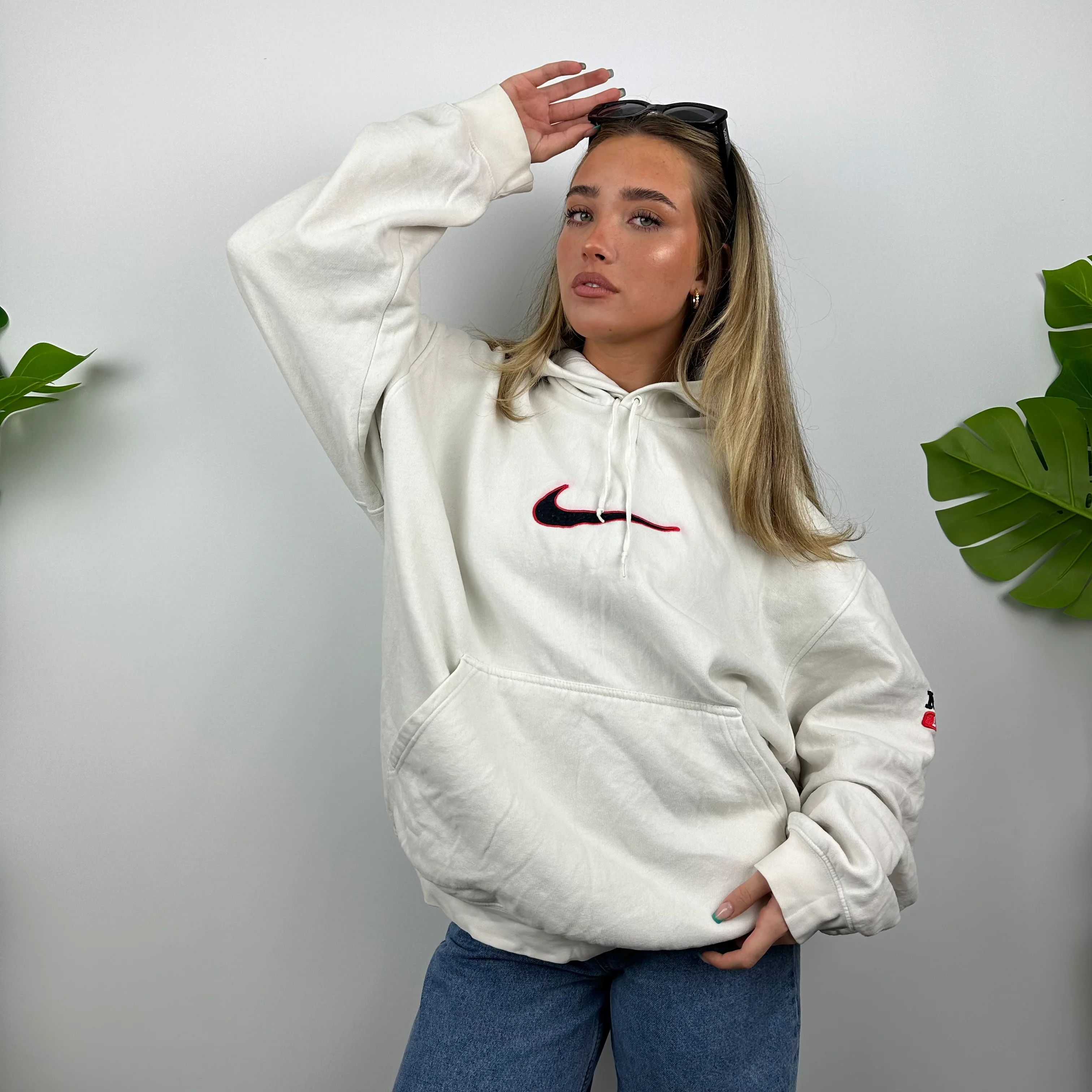 Nike RARE White Embroidered Swoosh Hoodie (L) - Image 5
