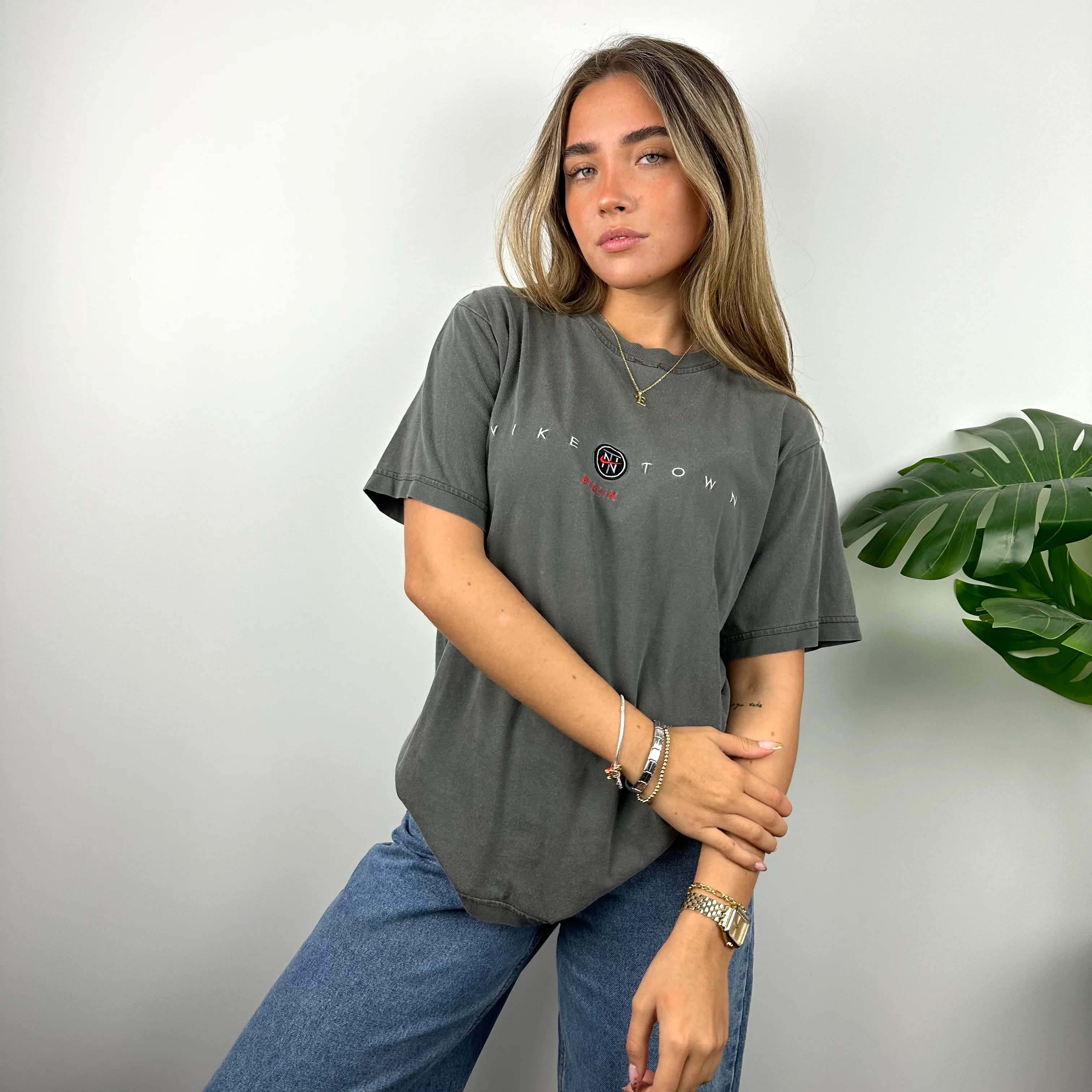 Nike Town Berlin Grey Embroidered Spell Out T Shirt (S) - Image 6