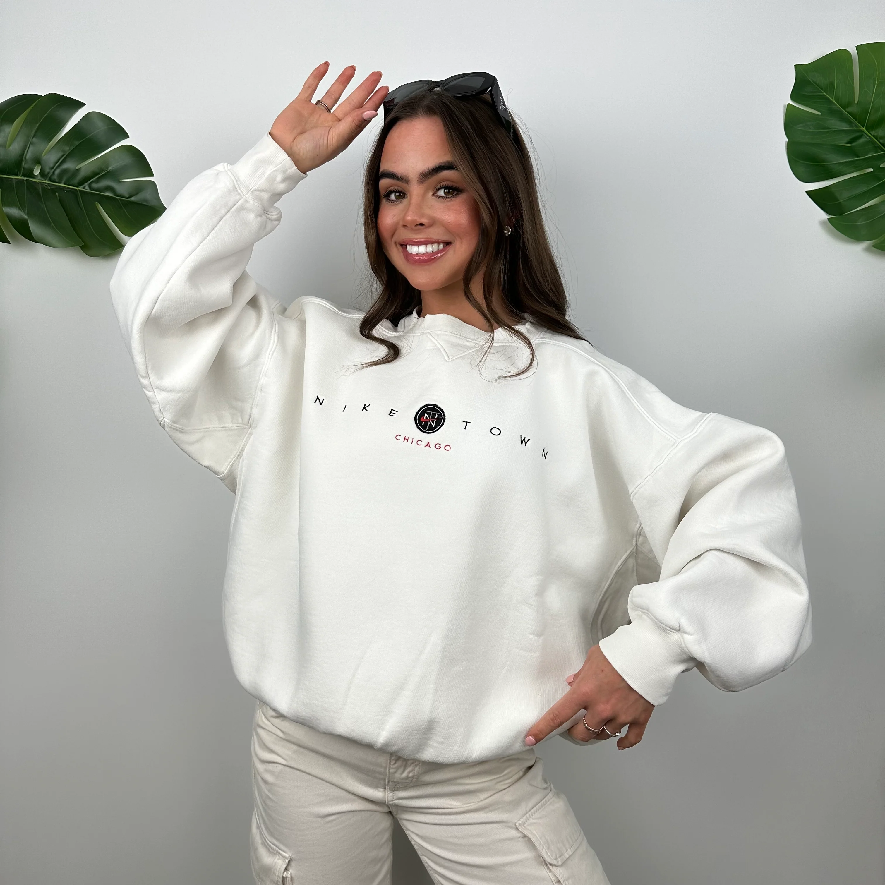 Nike Town Chicago White Embroidered Spell Out Sweatshirt (M) - Image 4