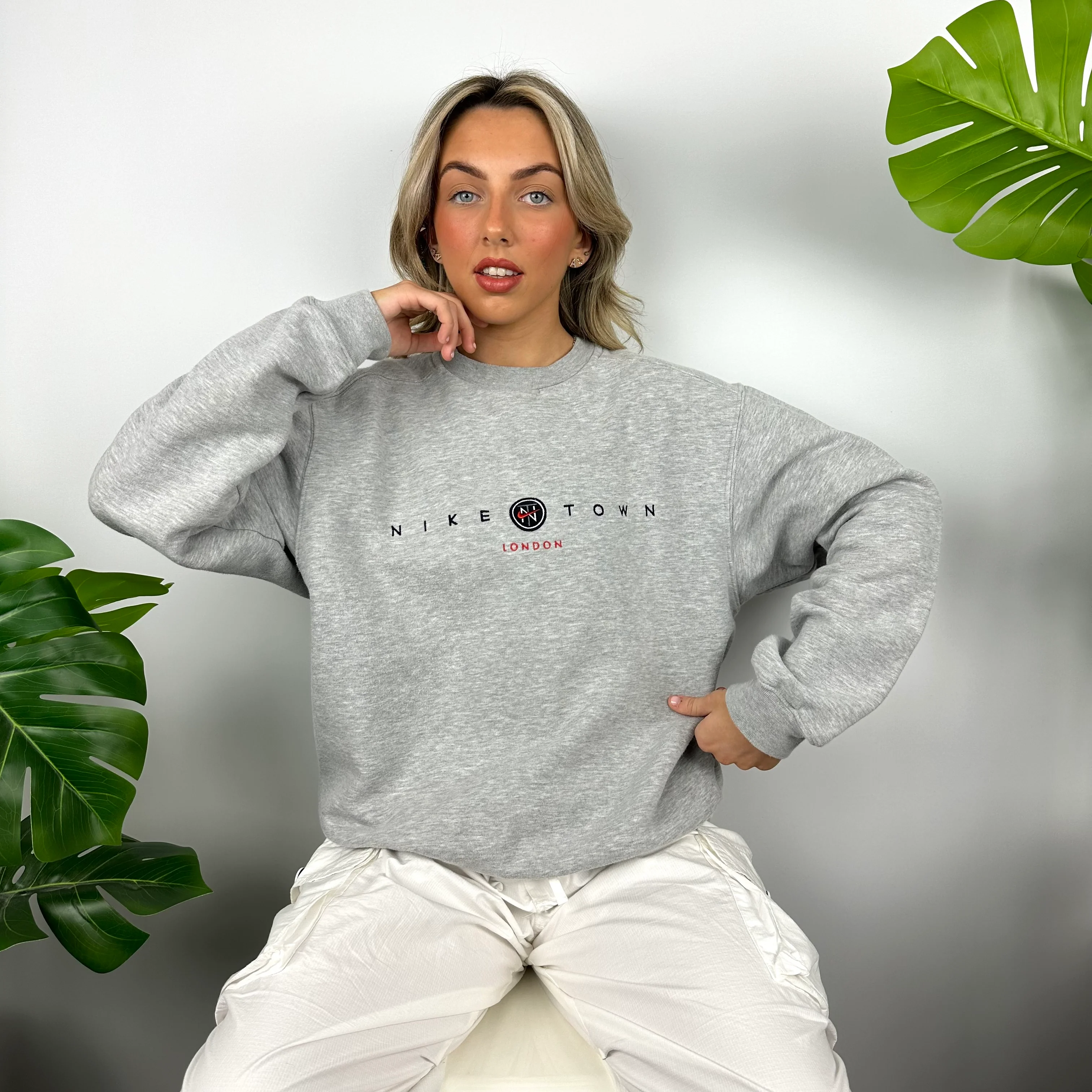 Nike Town London Grey Embroidered Spell Out Sweatshirt (M) - Image 3