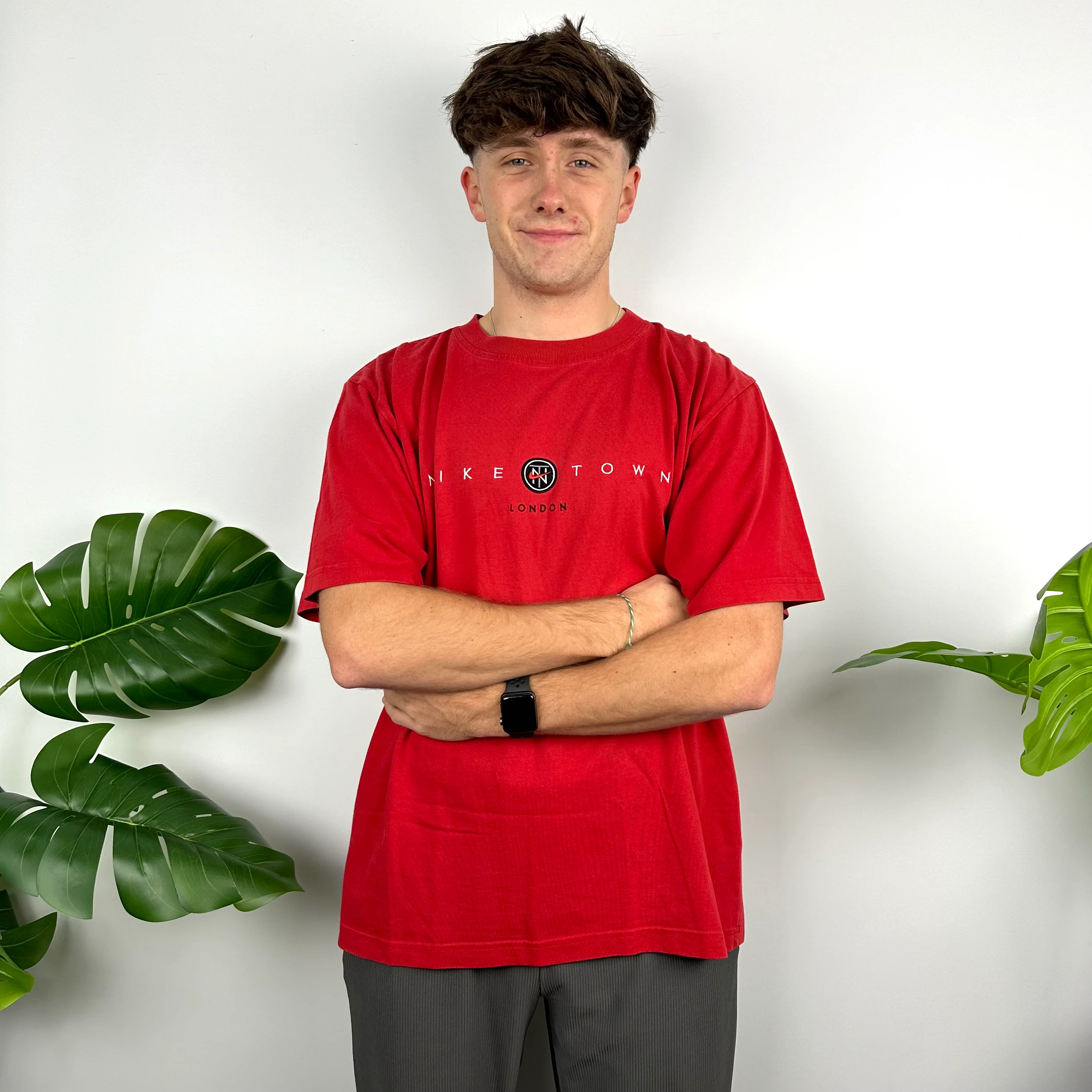 Nike Town London Red Embroidered Spell Out T Shirt (M) - Image 2