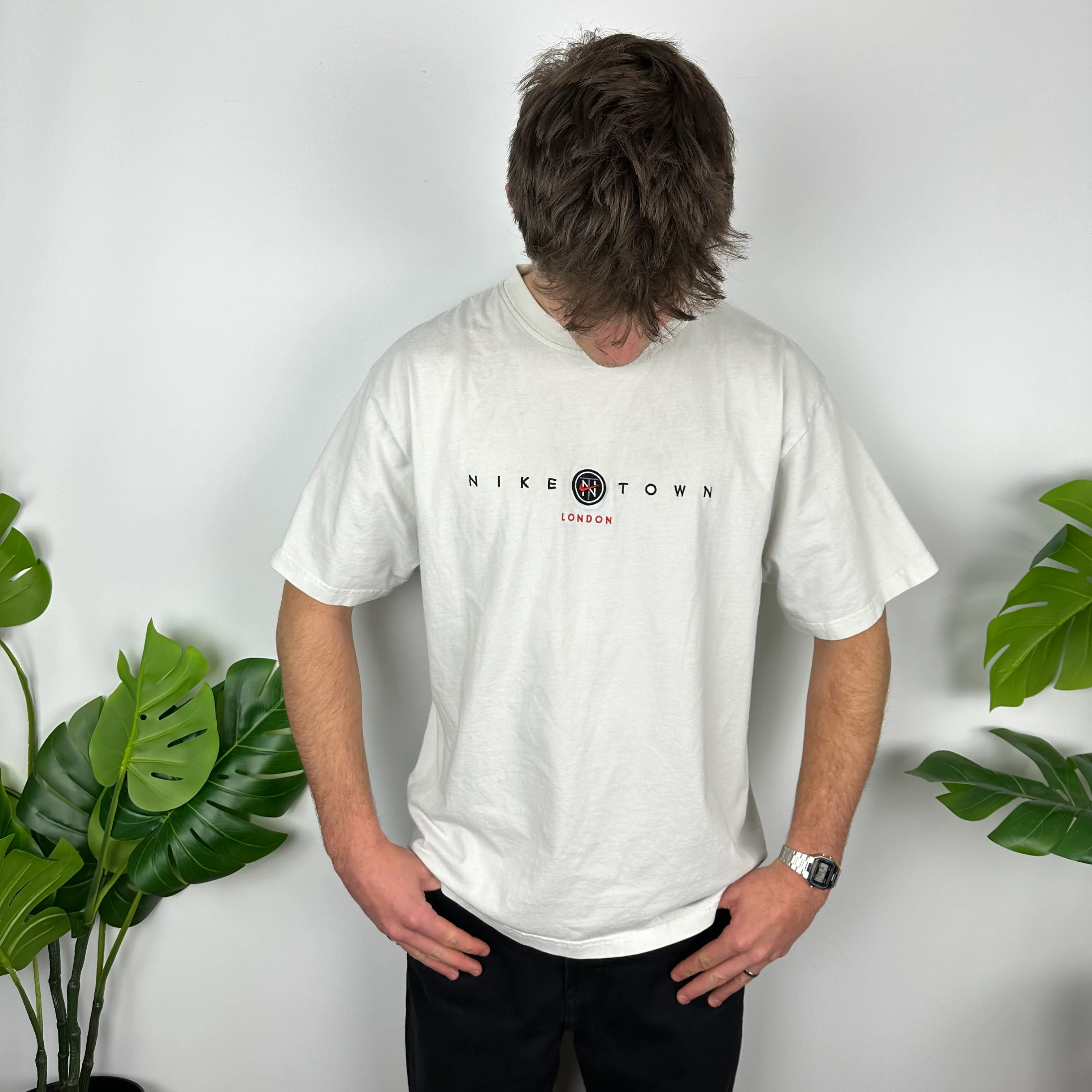 Nike Town London White Embroidered Spell Out T Shirt (L) - Image 3
