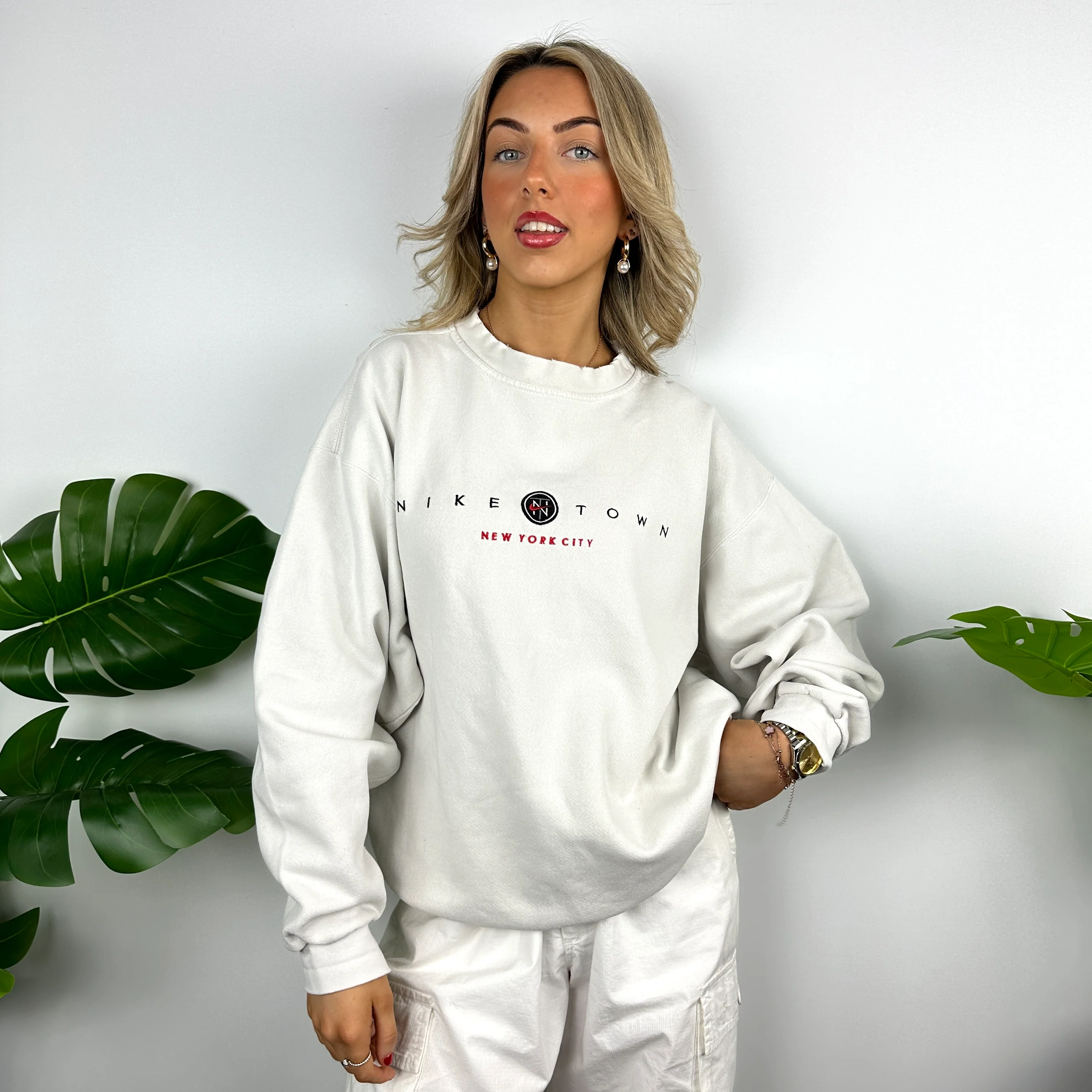 Nike Town New York City White Embroidered Spell Out Sweatshirt (L) - Image 3