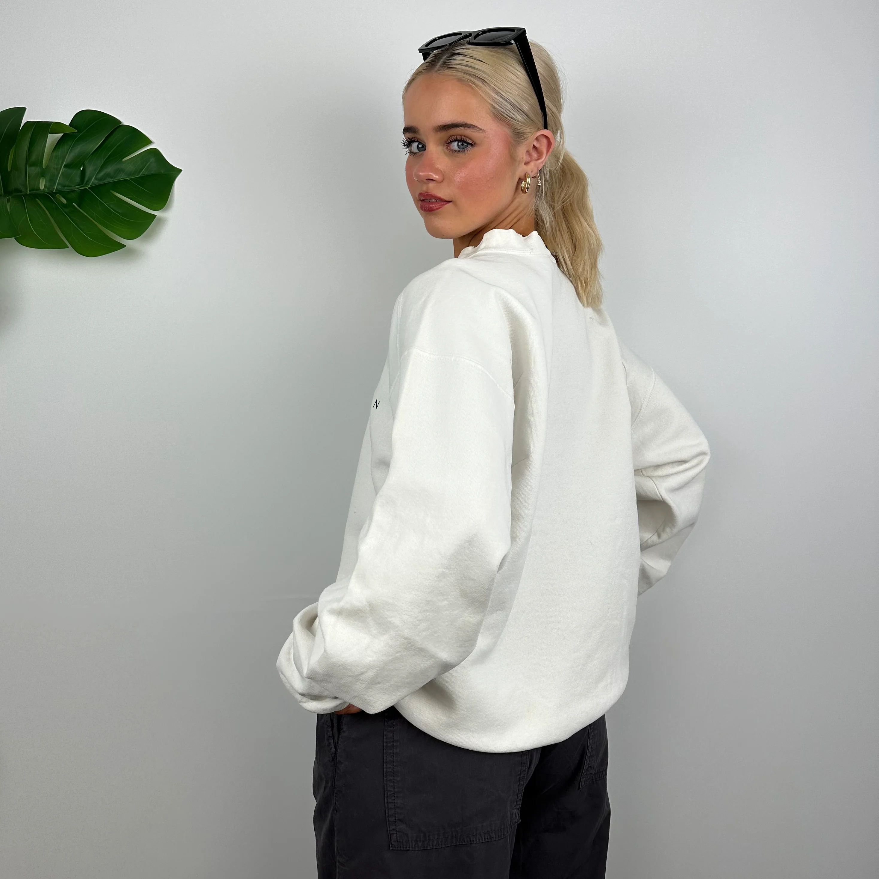 Nike Town Portland White Embroidered Spell Out Sweatshirt (M) - Image 6