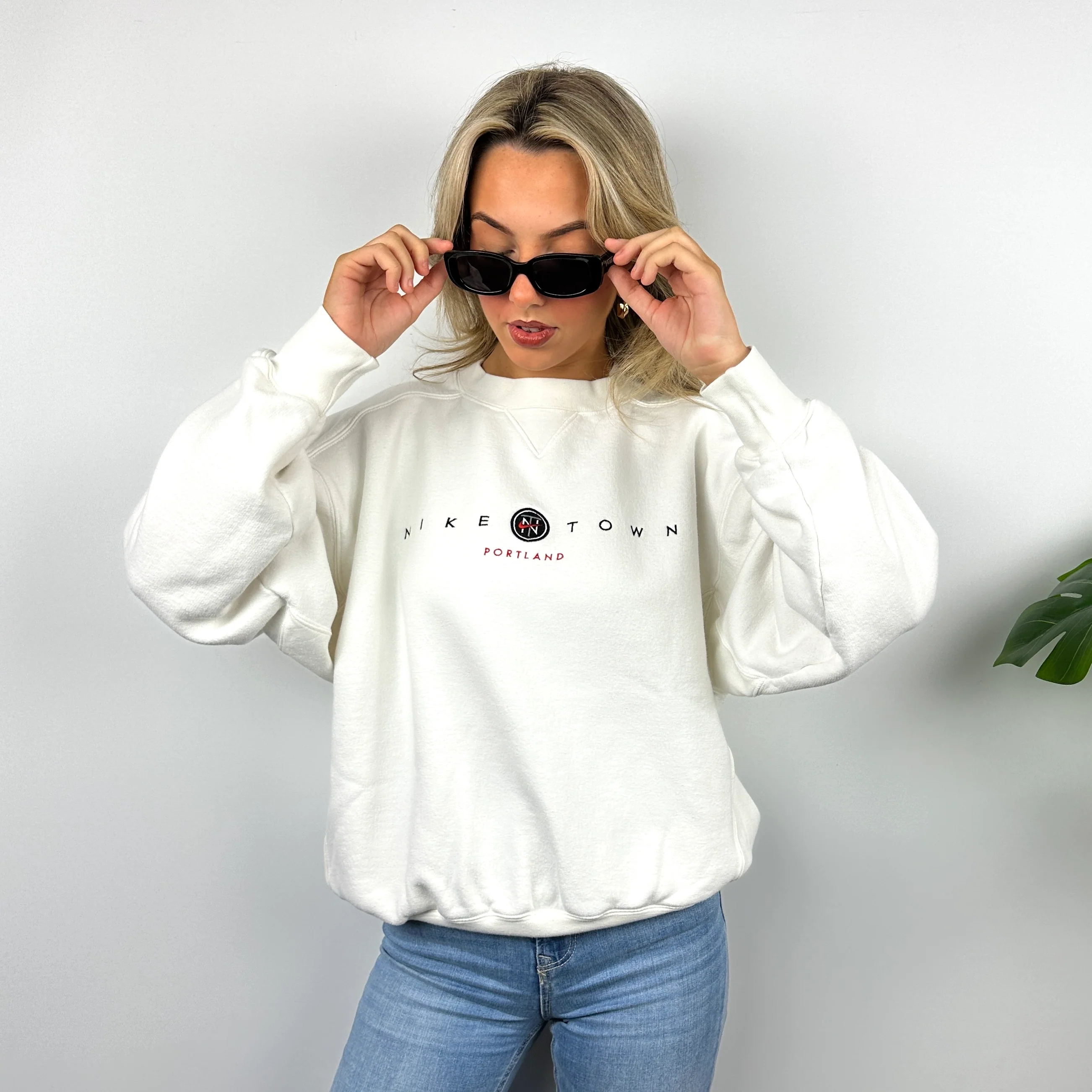 Nike Town Portland White Embroidered Spell Out Sweatshirt (M) - Image 6