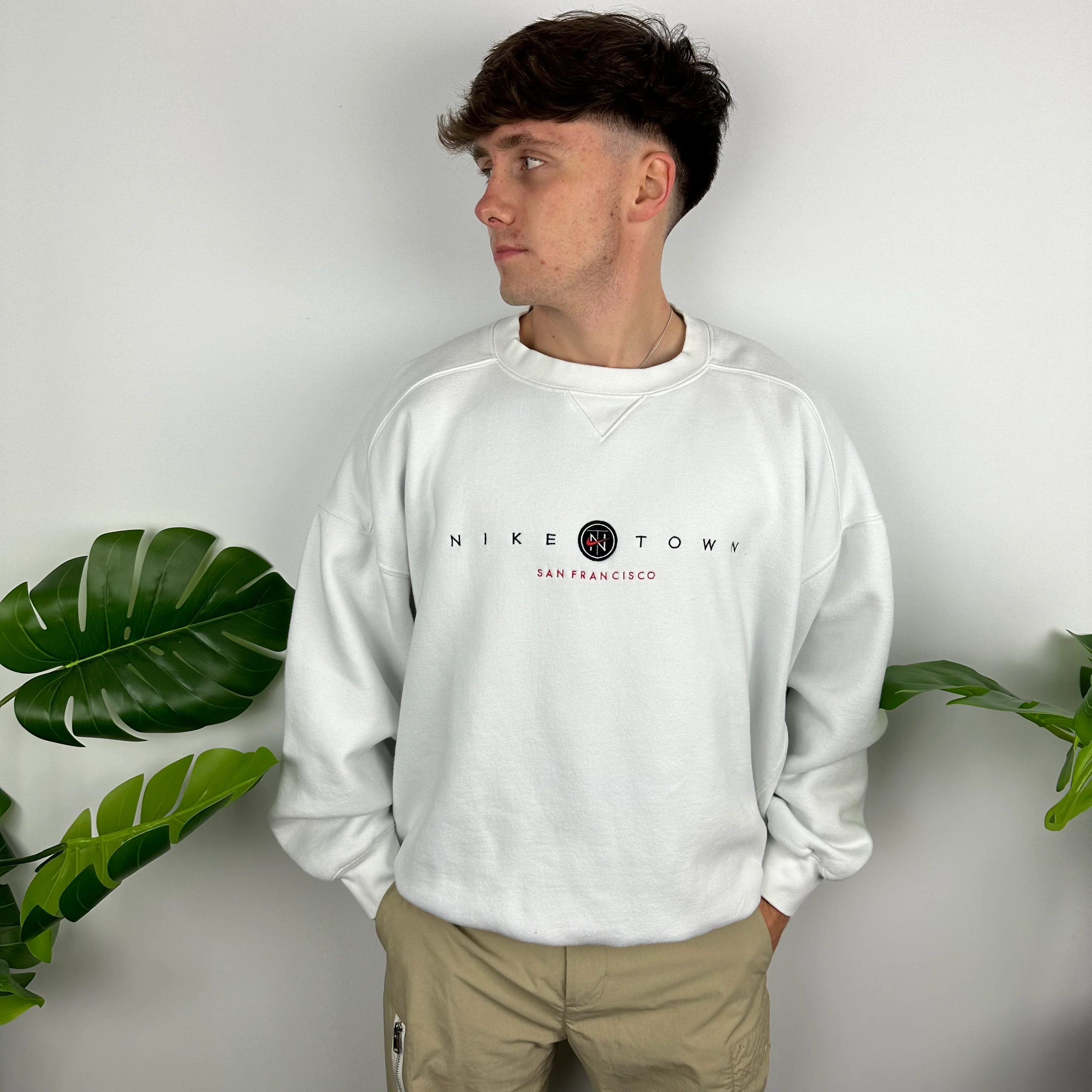 Nike Town San Francisco White Embroidered Spell Out Sweatshirt (XL) - Image 3